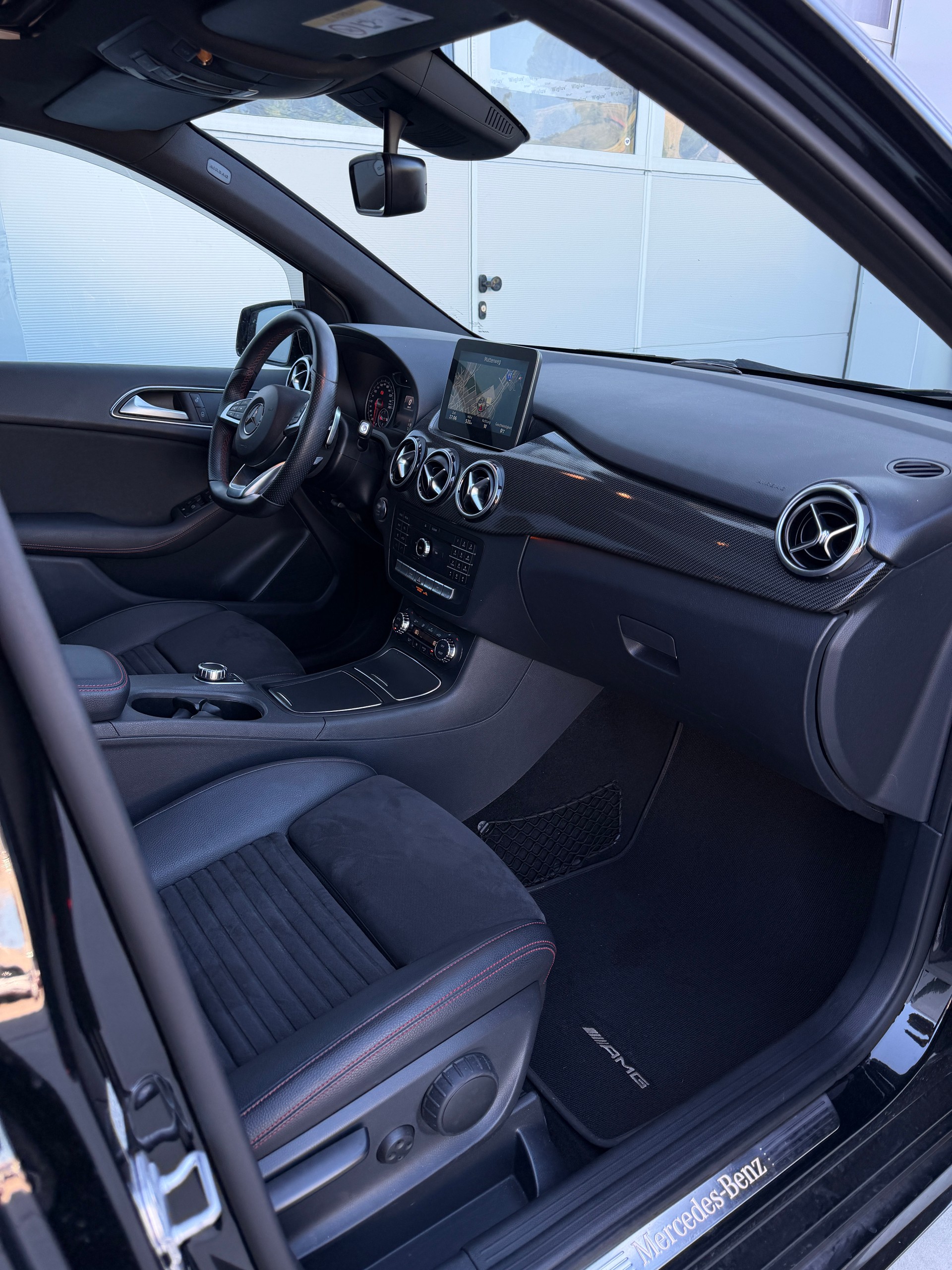 MERCEDES-BENZ B 220 CDI AMG Line 4Matic 7G-DCT-image-12
