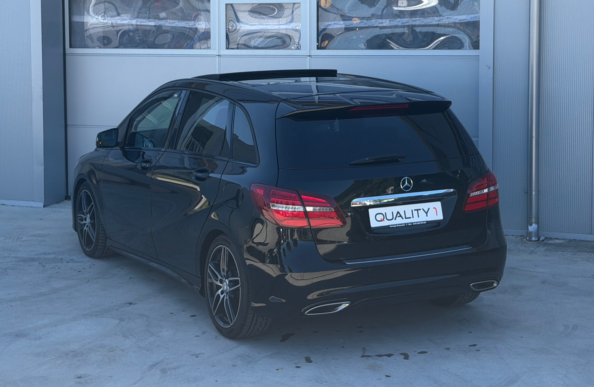 MERCEDES-BENZ B 220 CDI AMG Line 4Matic 7G-DCT-image-5