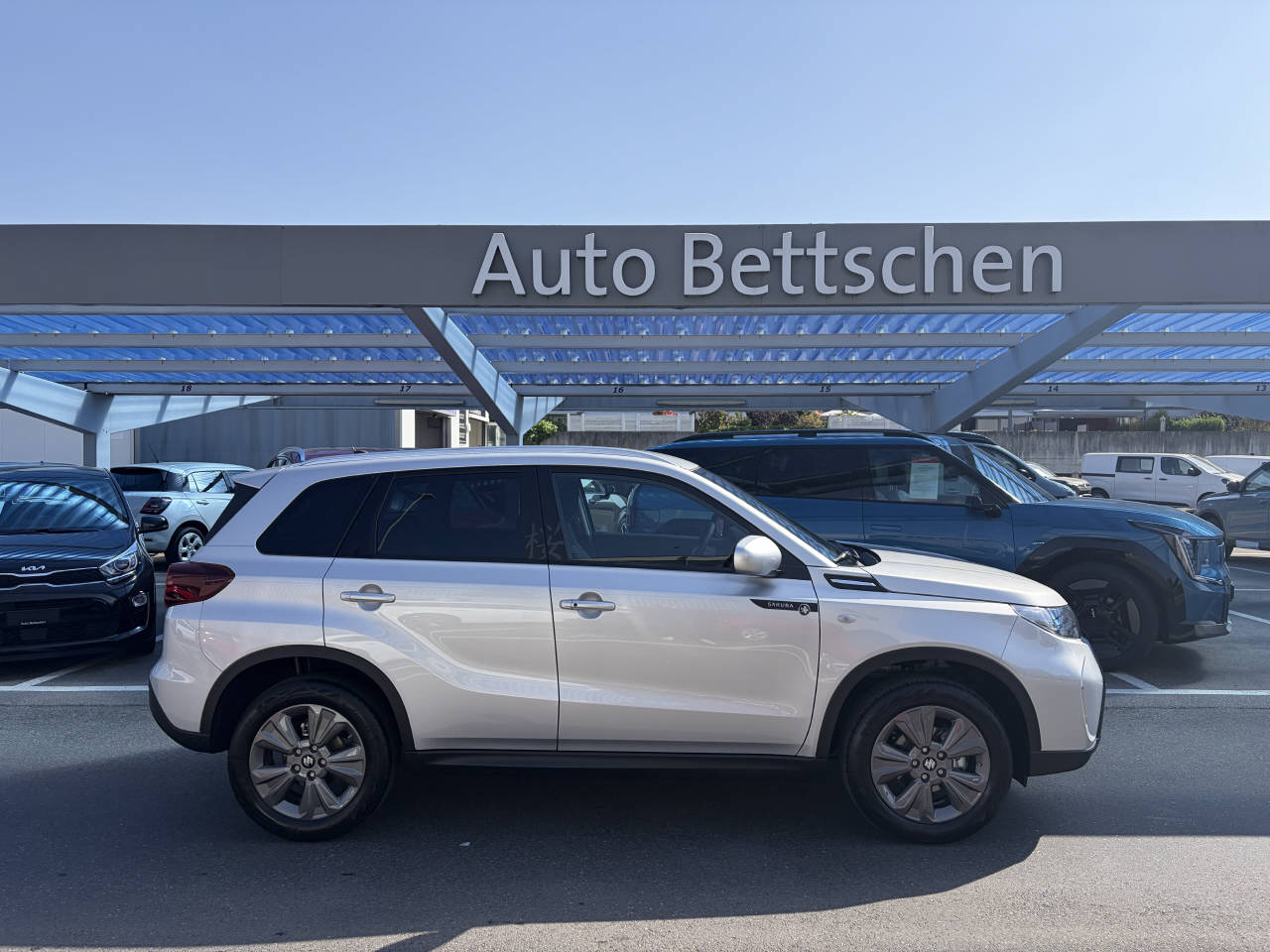 SUZUKI Vitara 1.4 T Sakura Hybrid 4x4-image-3