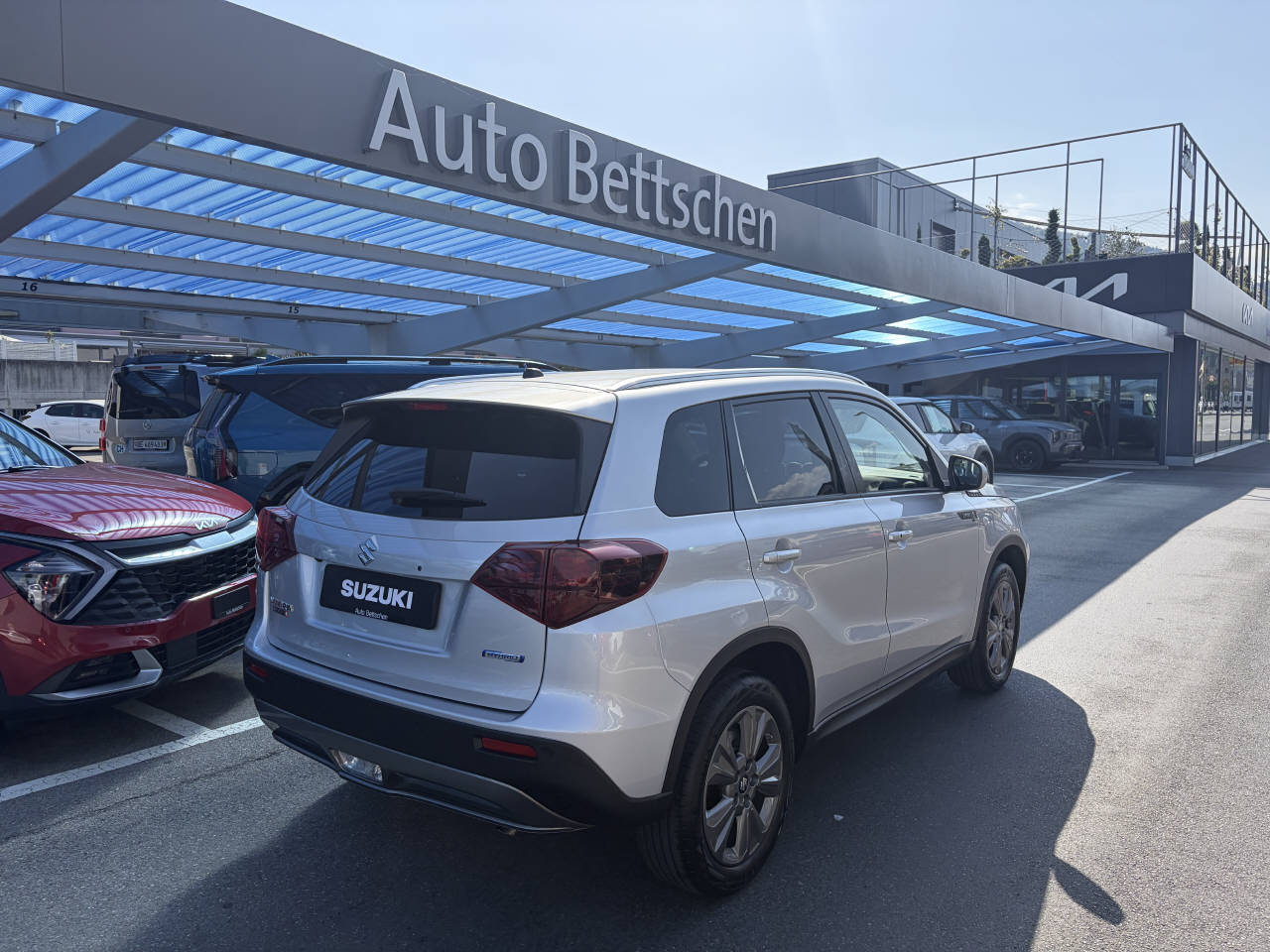 SUZUKI Vitara 1.4 T Sakura Hybrid 4x4-image-6