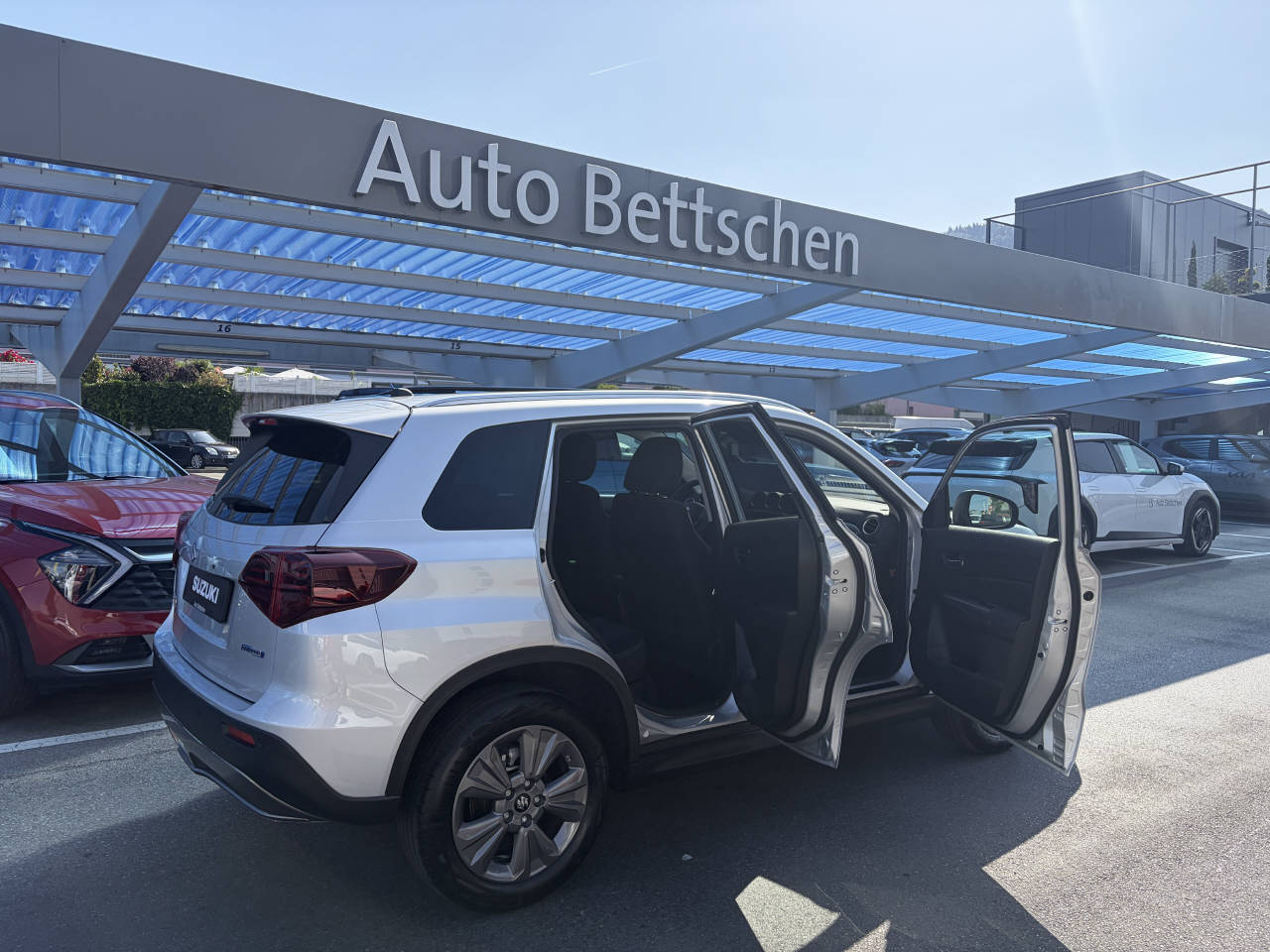SUZUKI Vitara 1.4 T Sakura Hybrid 4x4-image-5