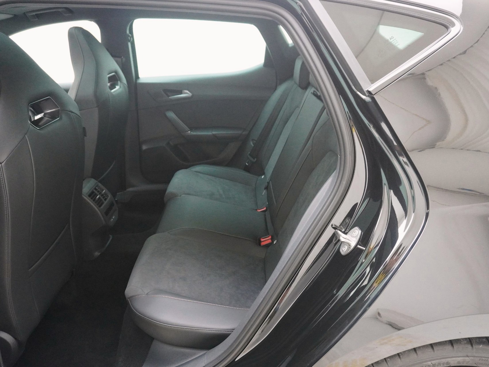 CUPRA Leon 1.5 eTSI DSG-image-14