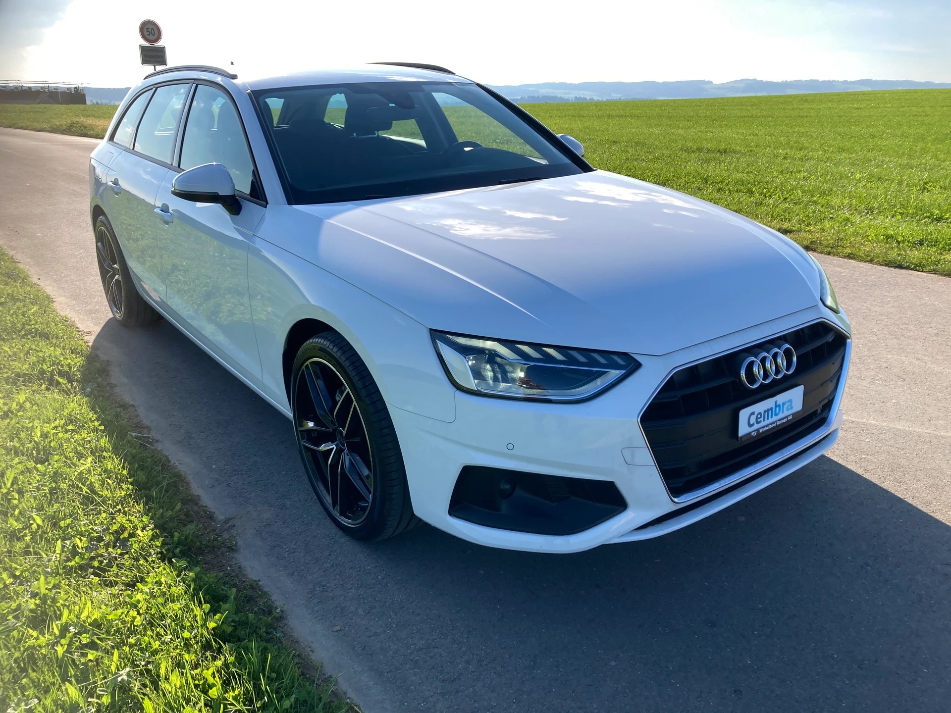 AUDI A4 Avant 35 TDI S-tronic-image-1