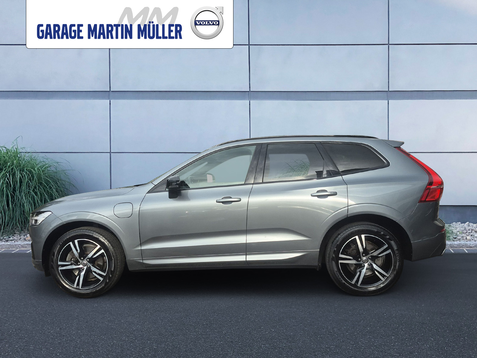 VOLVO XC60 2.0 T8 TE R-Design eAWD-image-1