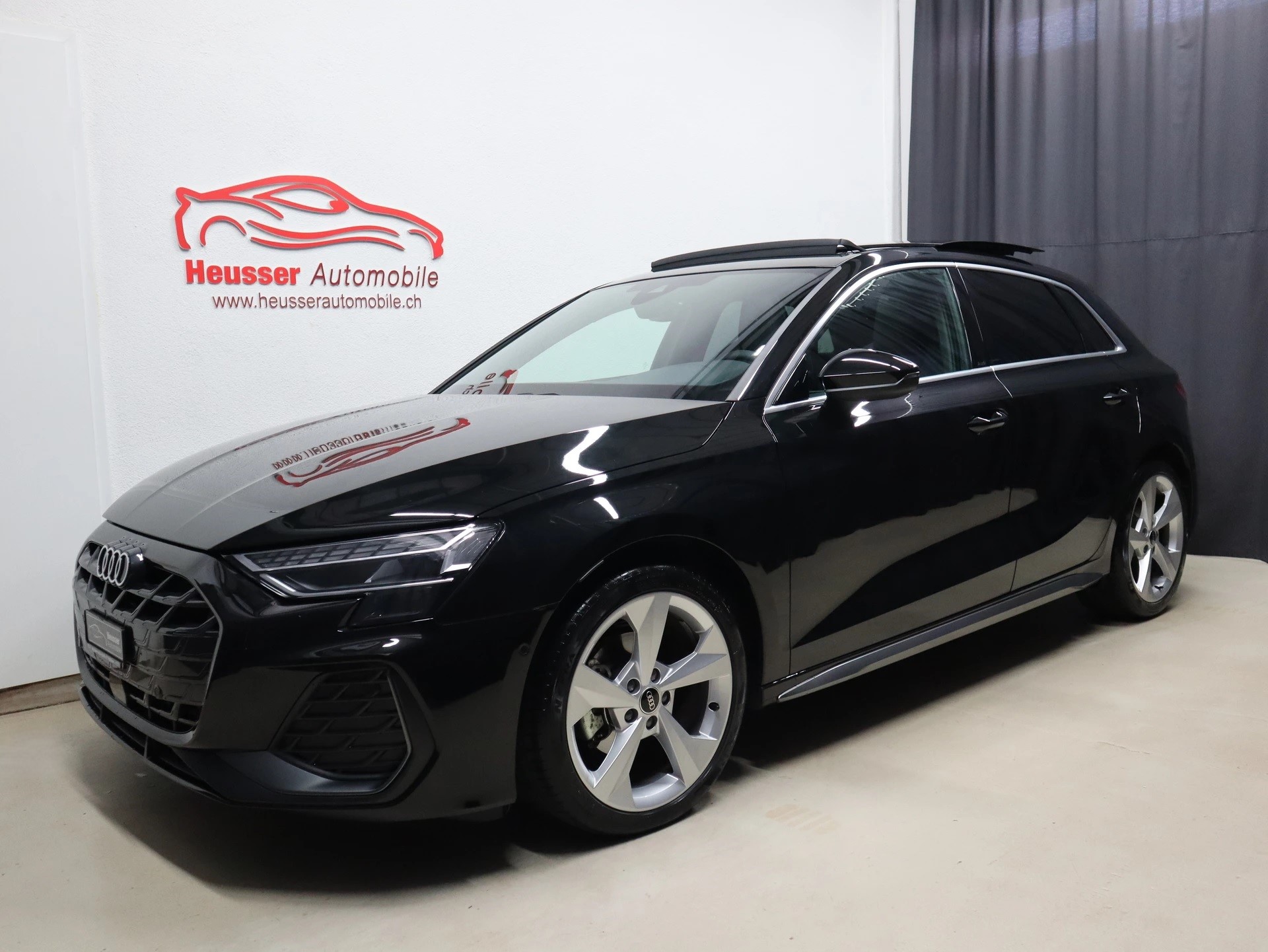 AUDI A3 Sportback 35 TFSI S Line S-tronic - Panorama - Matrix LED - Sportsitze - SONOS - Kamera - 150 PS-image-1