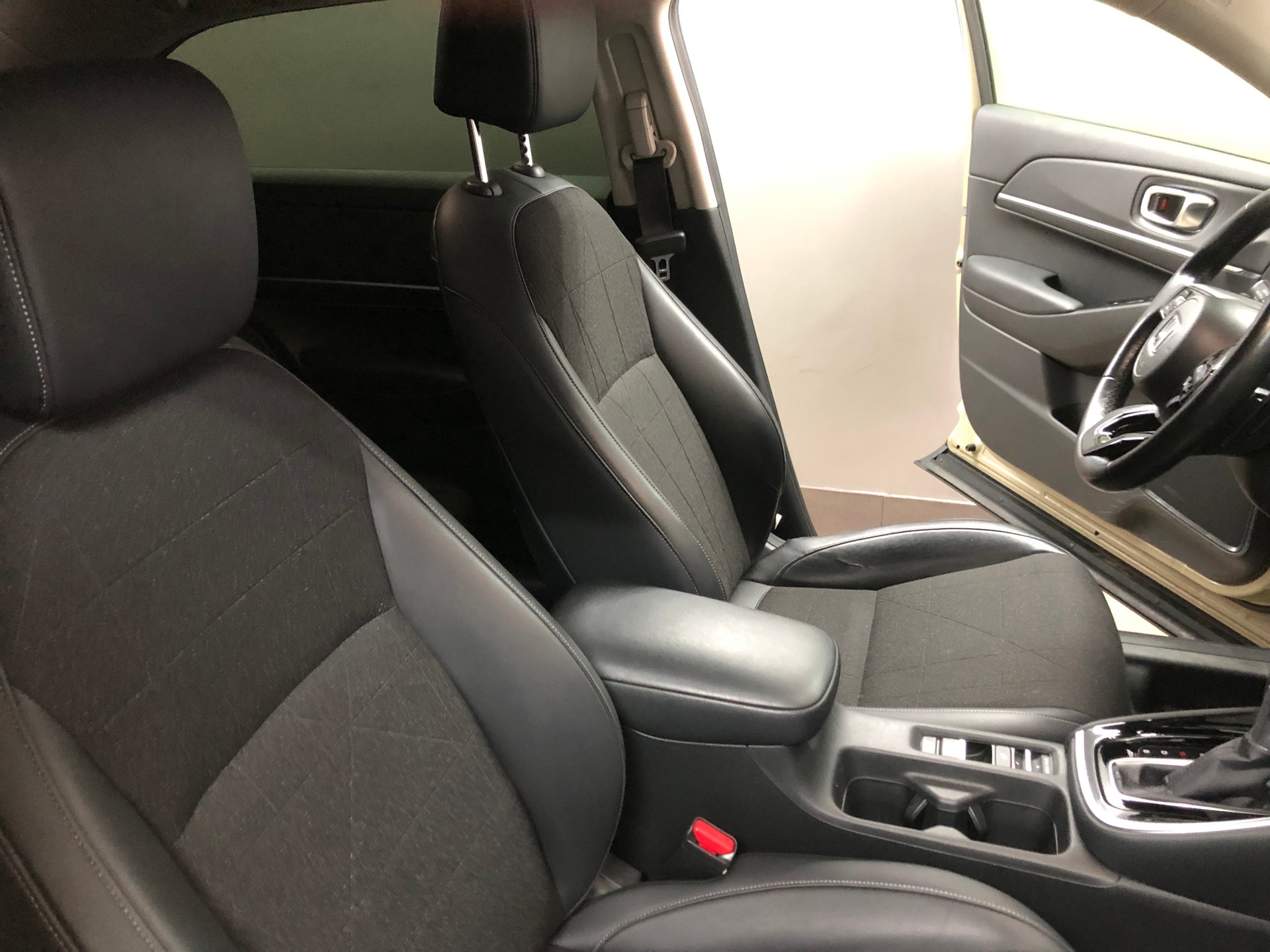 HONDA HR-V 1.5i-MMD Advance CVT-image-6