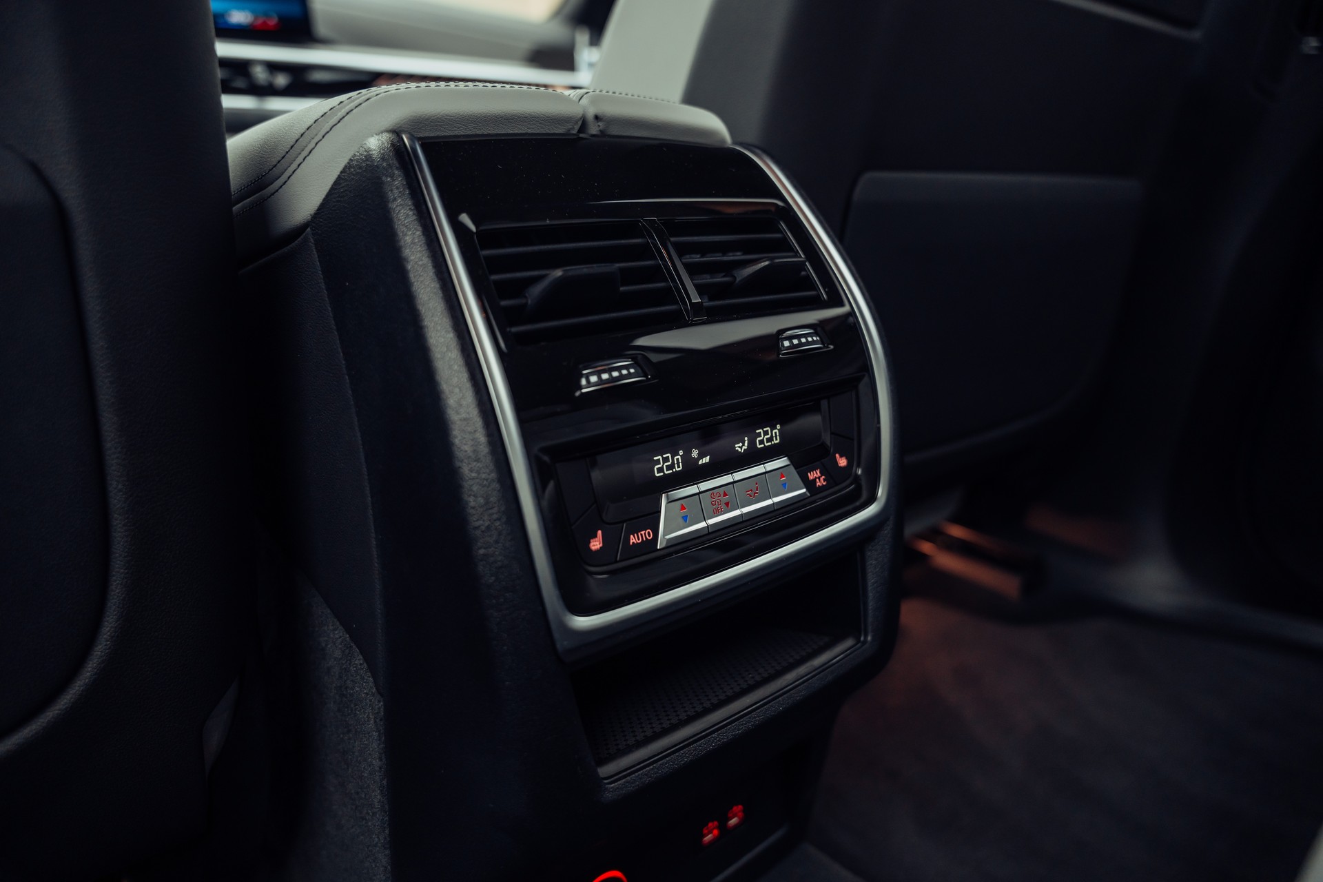 BMW X5 xDrive 48V M60i M Sport Pro Steptronic-image-17