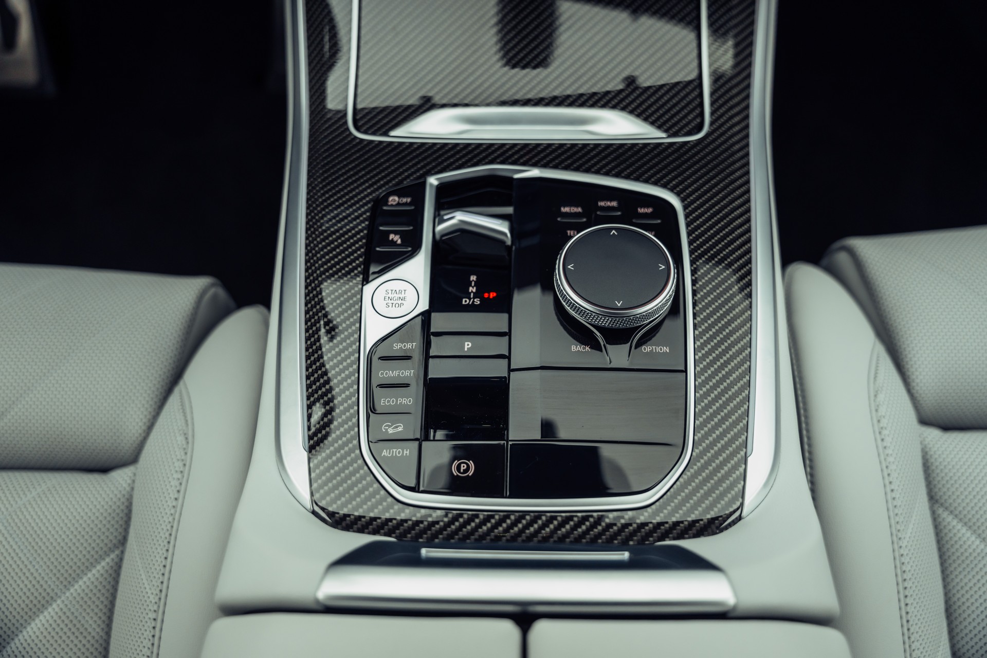 BMW X5 xDrive 48V M60i M Sport Pro Steptronic-image-19
