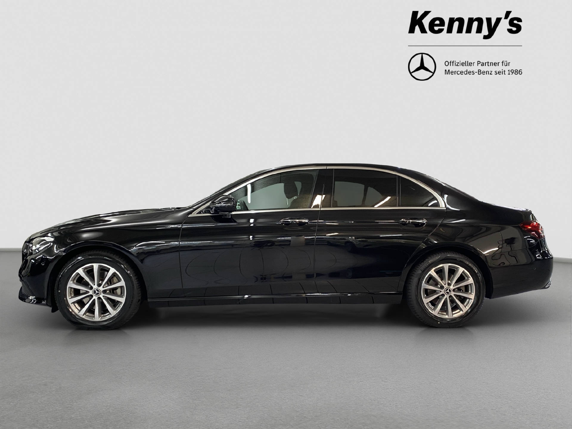 MERCEDES-BENZ E 200 Avantgarde 4MATIC-showroom-element-2