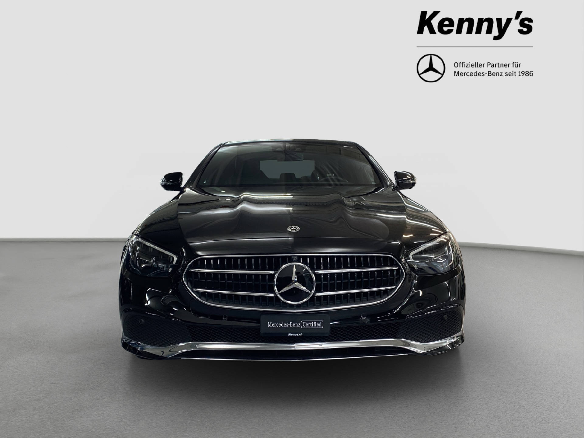 MERCEDES-BENZ E 200 Avantgarde 4MATIC-showroom-element-1