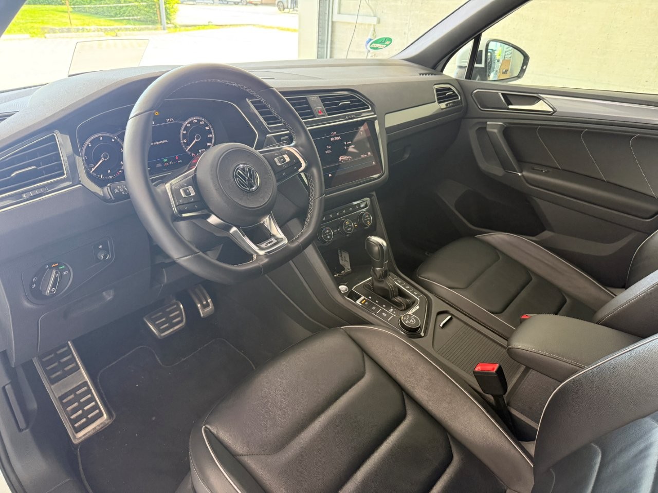 VW Tiguan 2.0 TDI SCR Highline 4Motion DSG-image-5