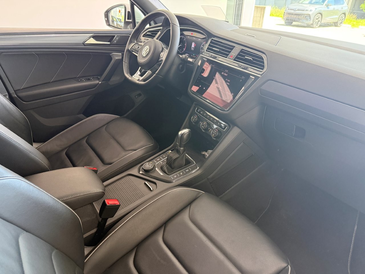 VW Tiguan 2.0 TDI SCR Highline 4Motion DSG-image-10