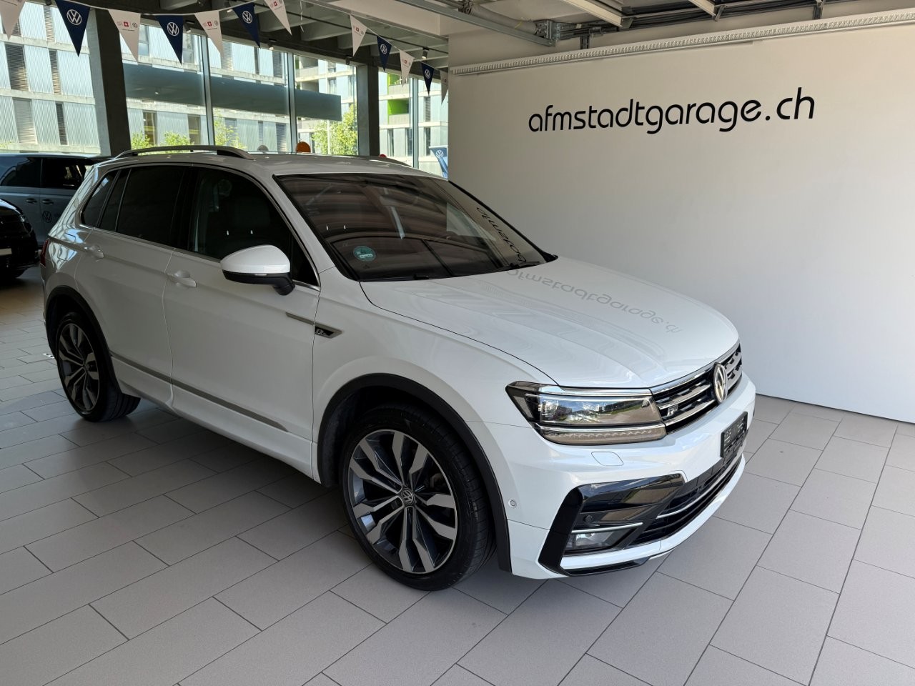 VW Tiguan 2.0 TDI SCR Highline 4Motion DSG-image-0