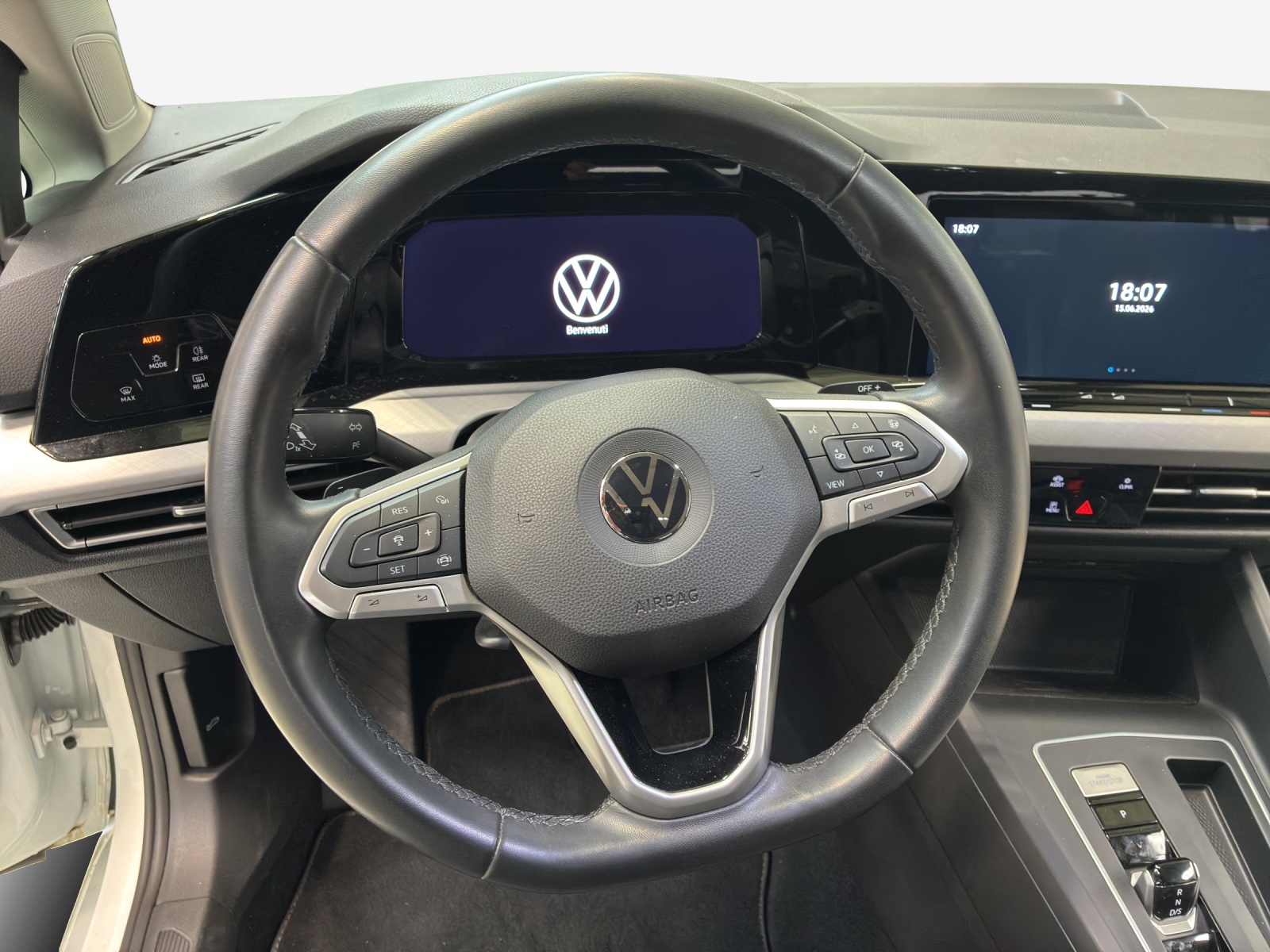 VW Golf 1.0 eTSI mHEV ACTLife DSG-image-9