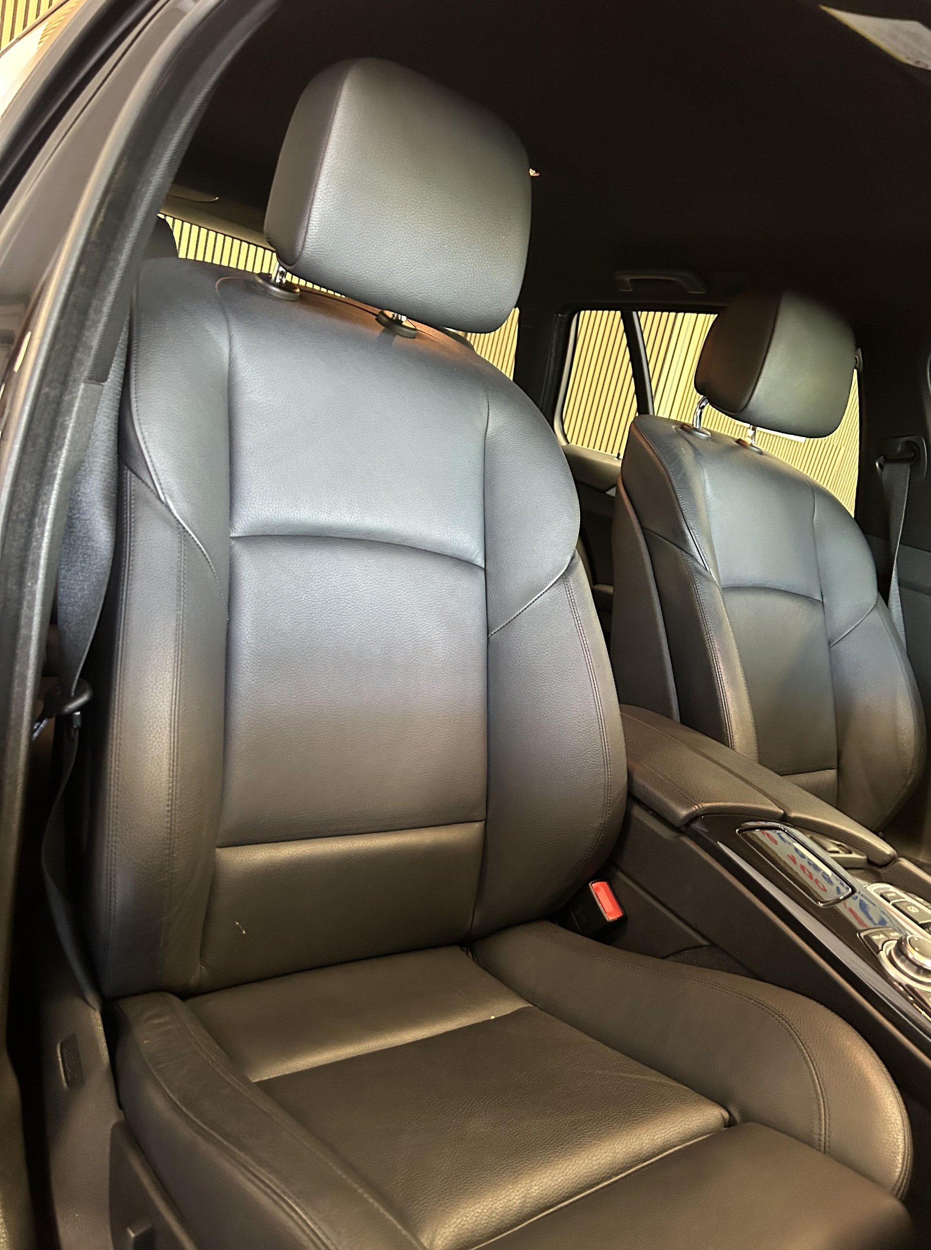 BMW 528i xDrive SAG Touring-image-16