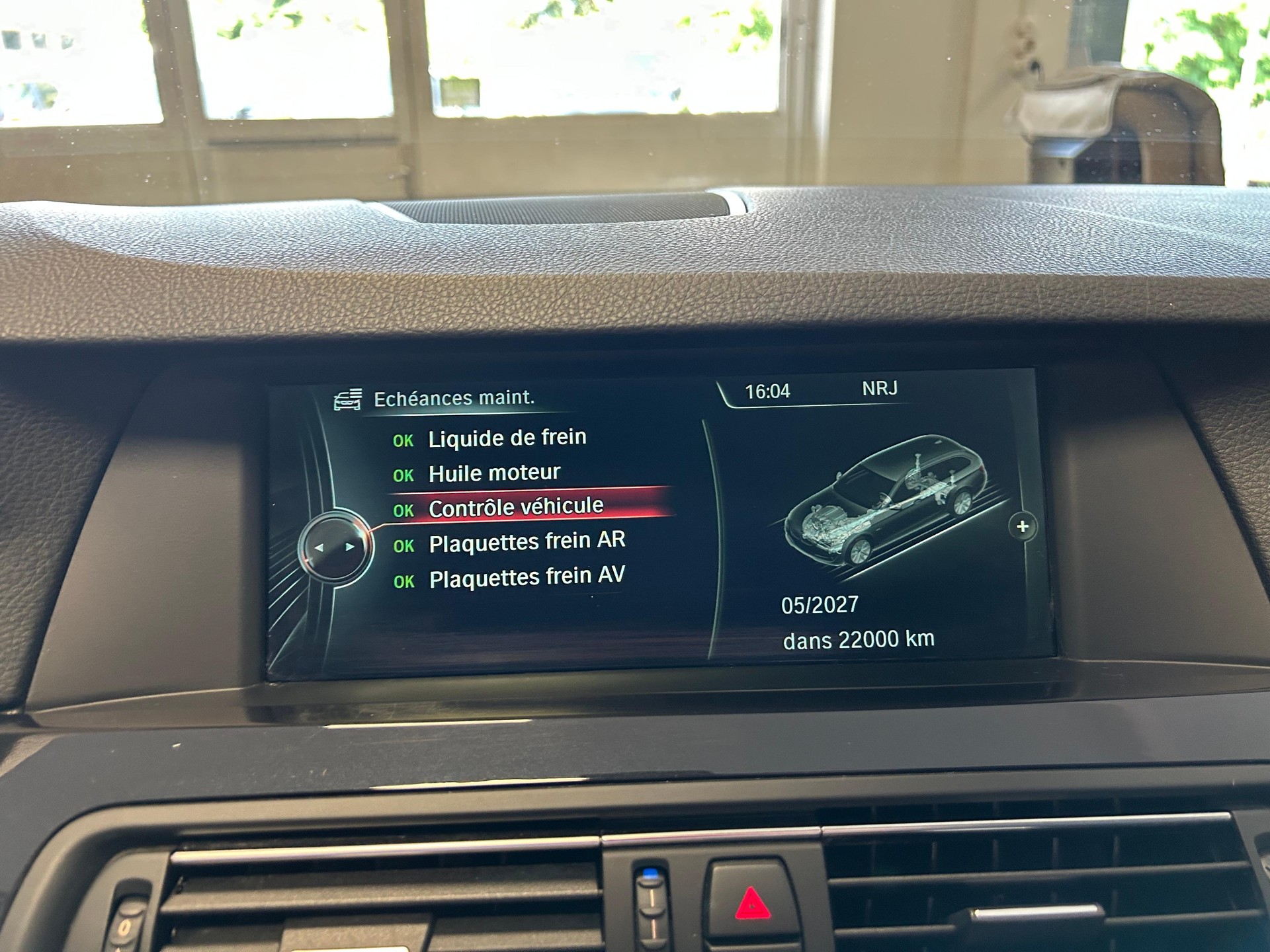 BMW 528i xDrive SAG Touring-image-14