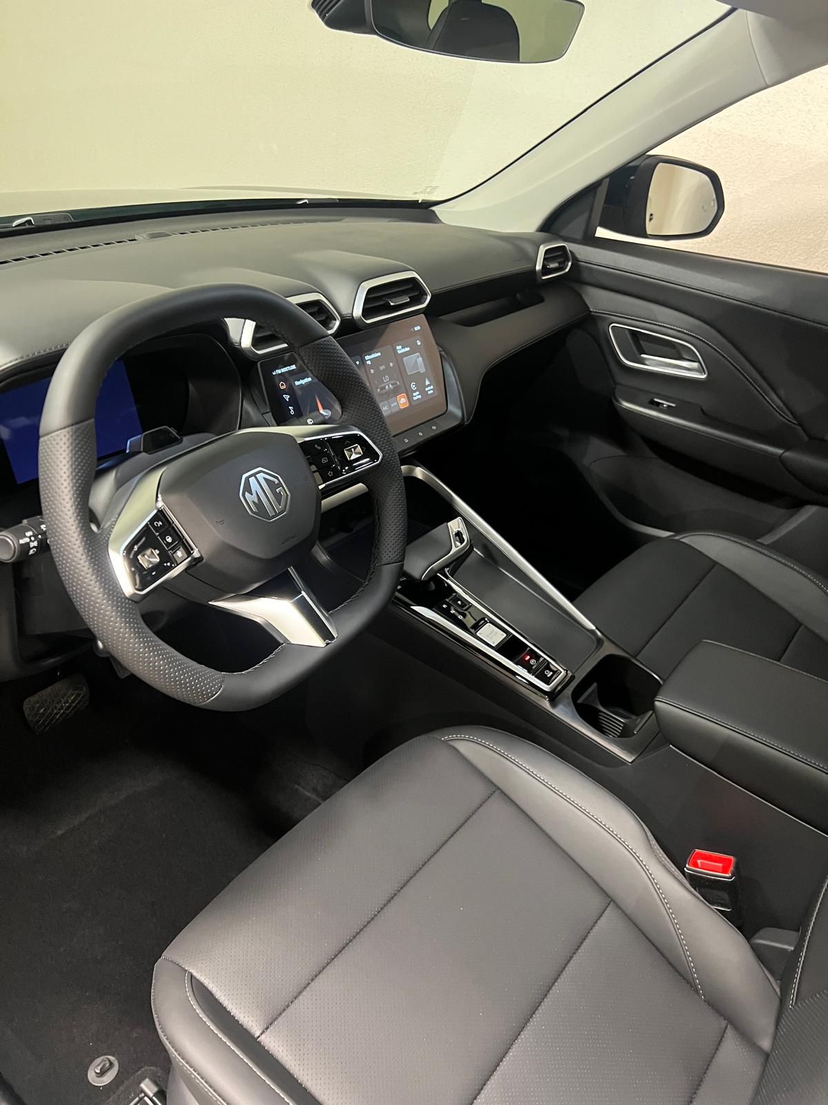 MG ZS 1.5 HEV Luxury-image-8