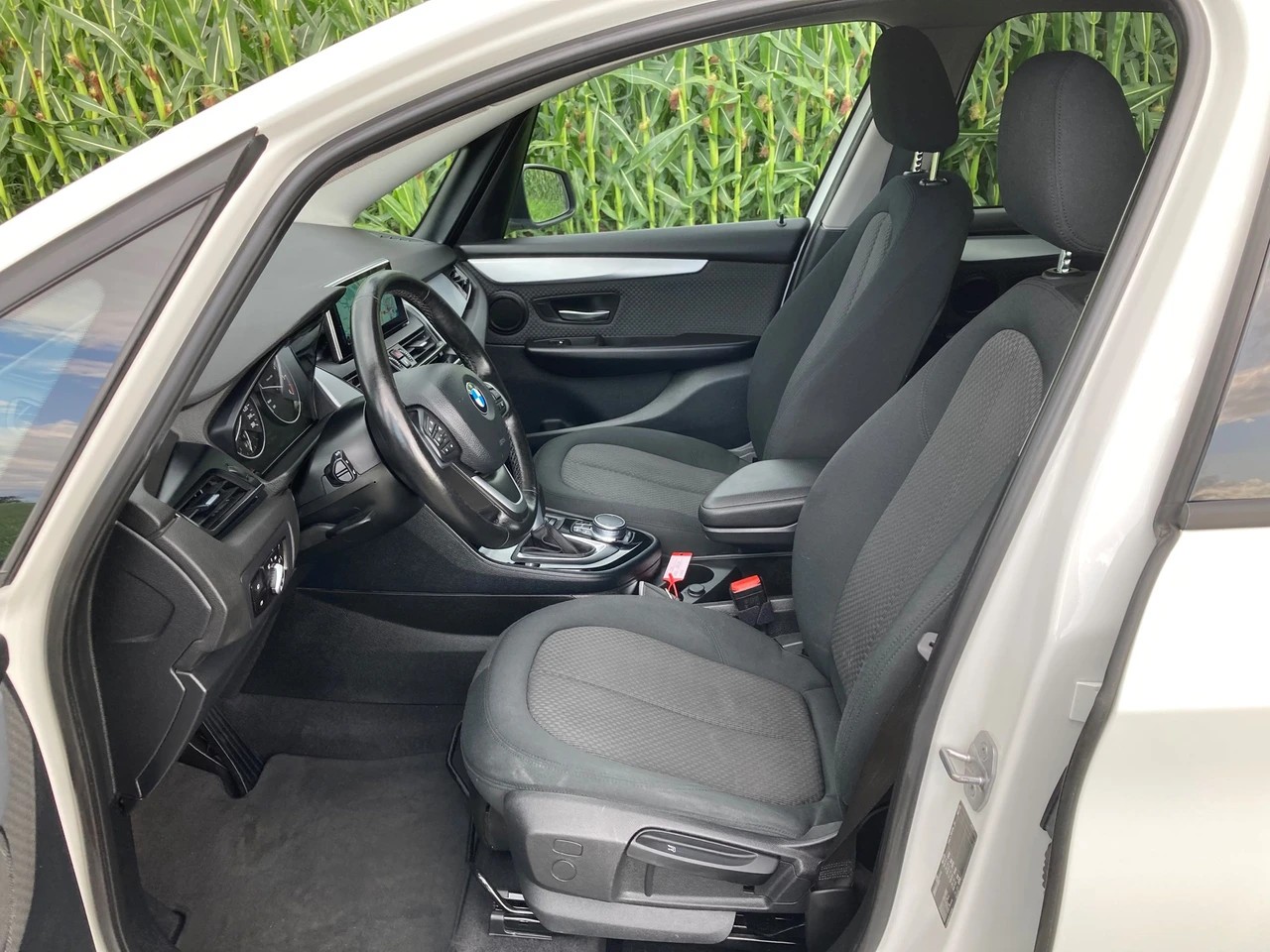 BMW 218d Gran Tourer Steptronic-image-7