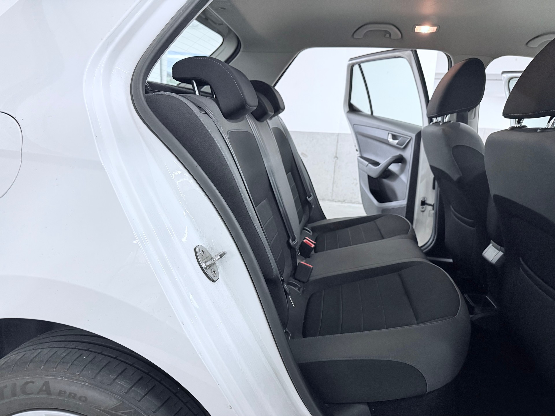 SKODA Fabia 1.0 MPI Ambition-image-12
