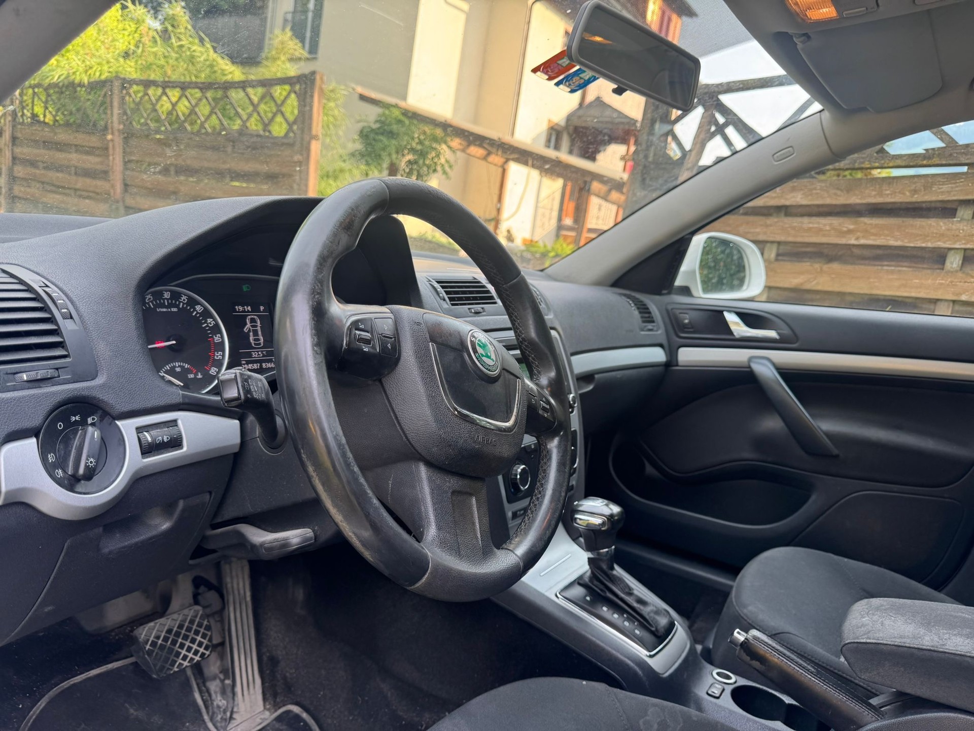 SKODA Octavia Combi 1.6 TDI Active DSG-image-14