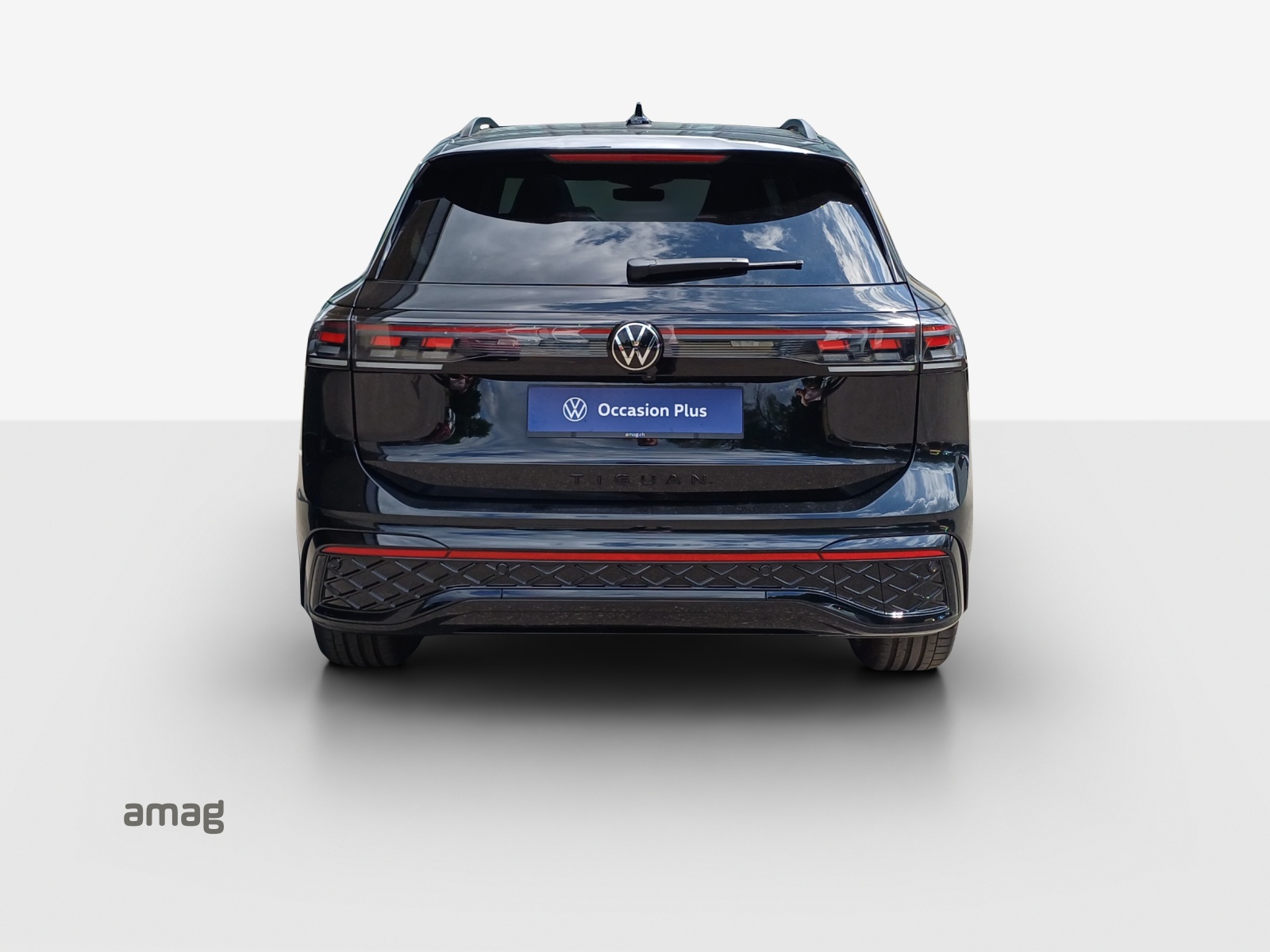 VW Tiguan 2.0 TSI DSG R-Line 4Motion-image-3