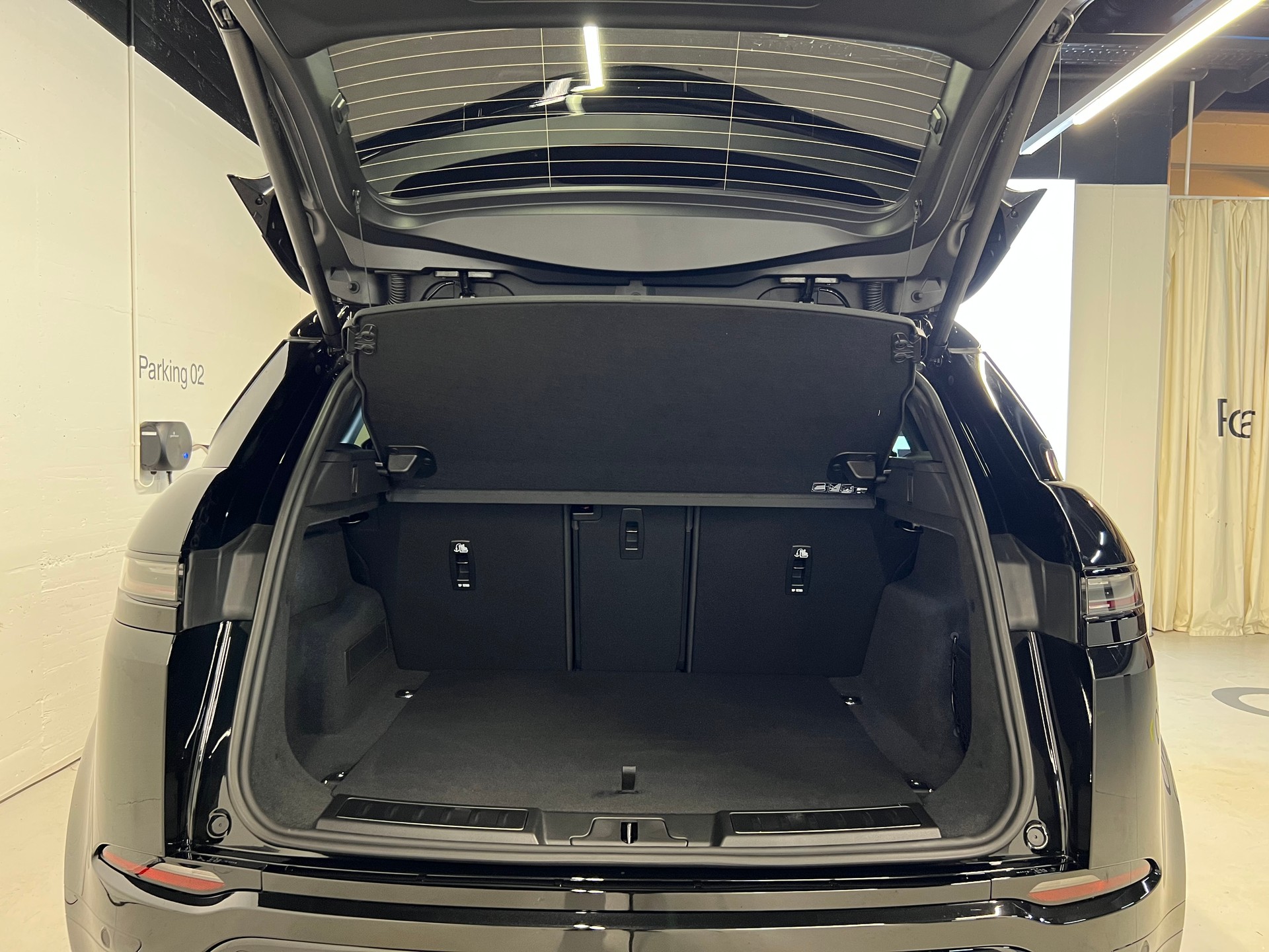 LAND ROVER Range Rover Evoque 1.5 T 270e Hoxton Edition-image-11