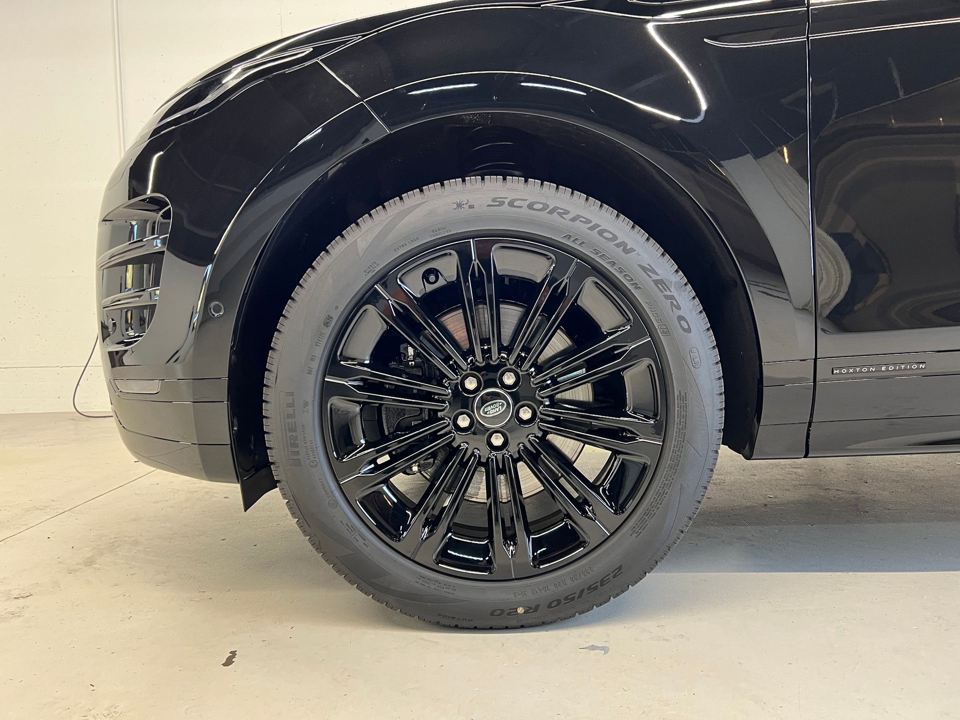 LAND ROVER Range Rover Evoque 1.5 T 270e Hoxton Edition-image-10