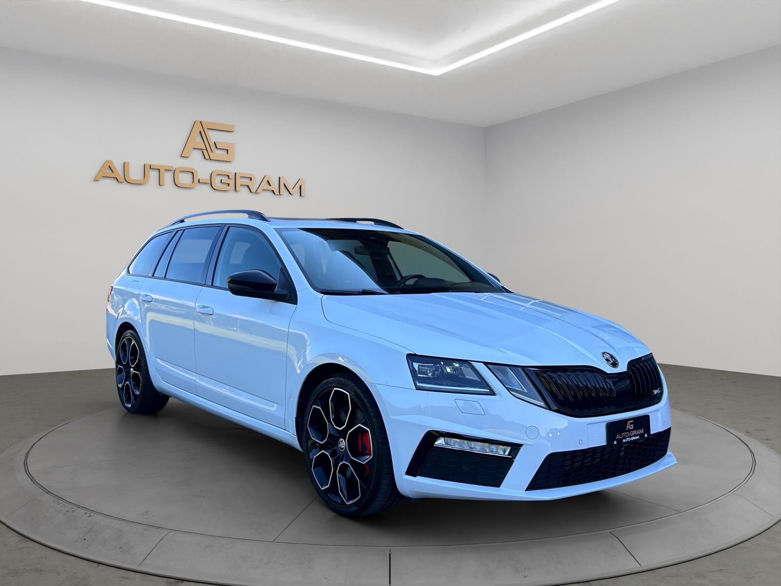 SKODA Octavia Combi 2.0 TSI RS 245 DSG-image-6