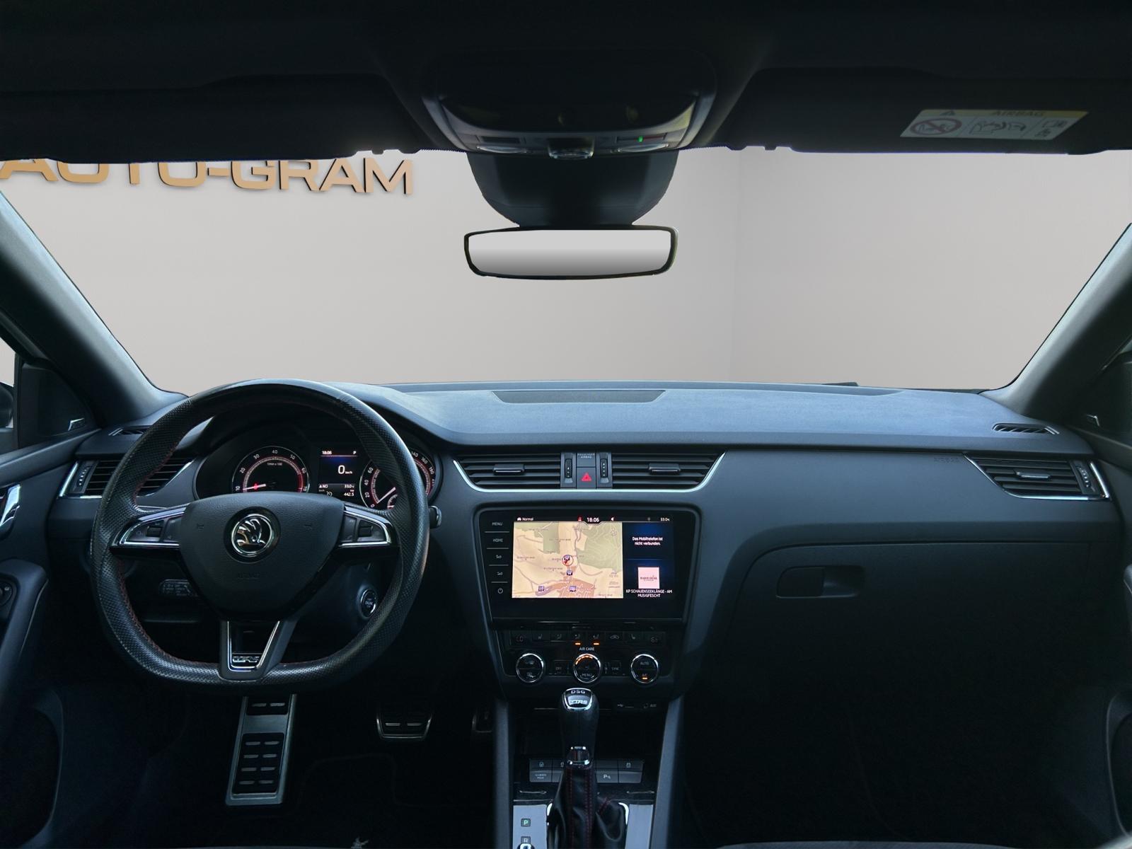 SKODA Octavia Combi 2.0 TSI RS 245 DSG-image-16