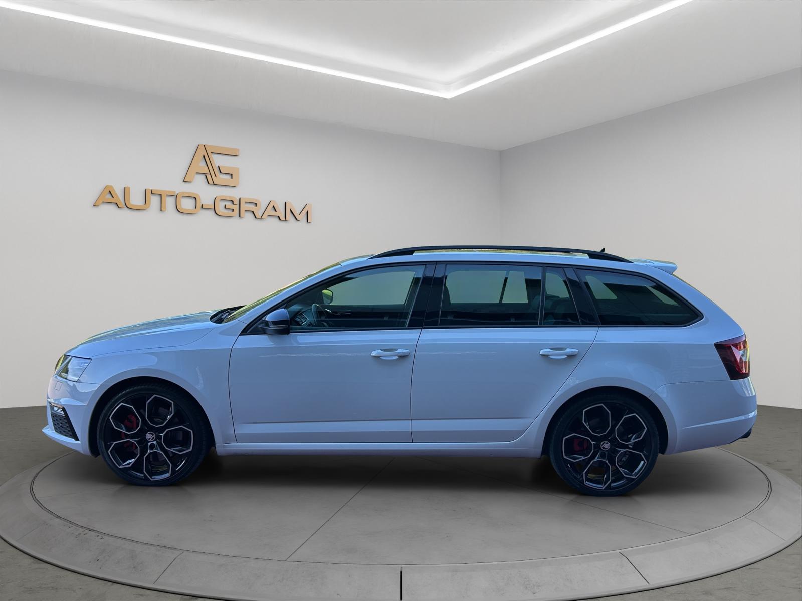 SKODA Octavia Combi 2.0 TSI RS 245 DSG-image-1