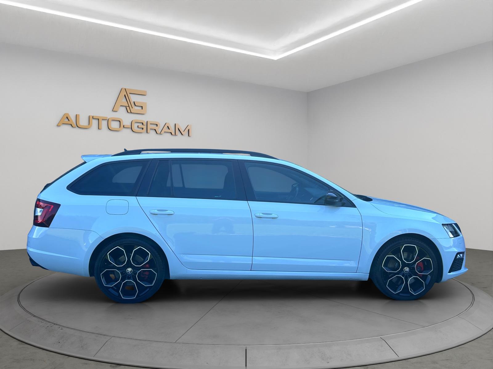 SKODA Octavia Combi 2.0 TSI RS 245 DSG-image-5