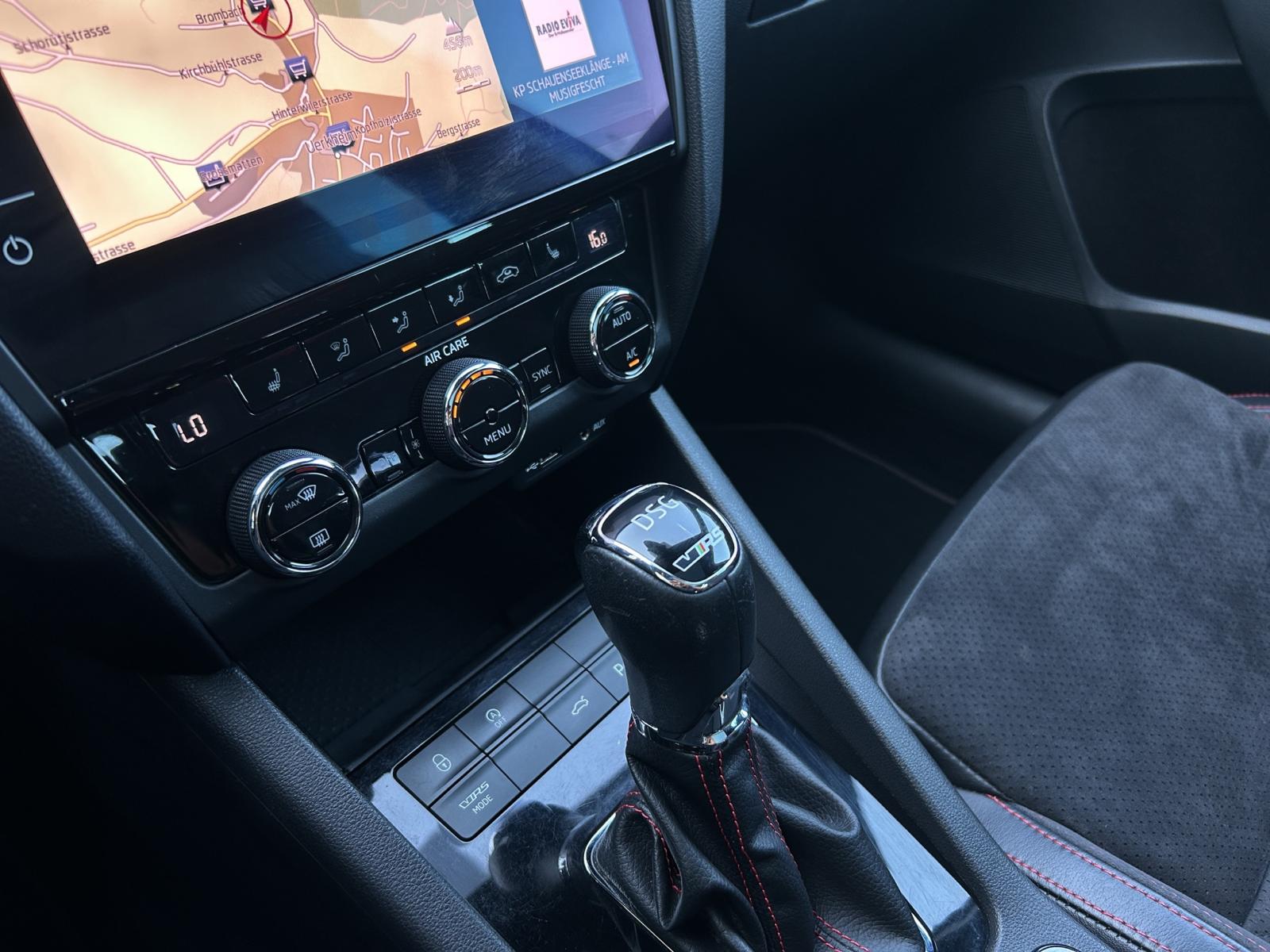 SKODA Octavia Combi 2.0 TSI RS 245 DSG-image-21