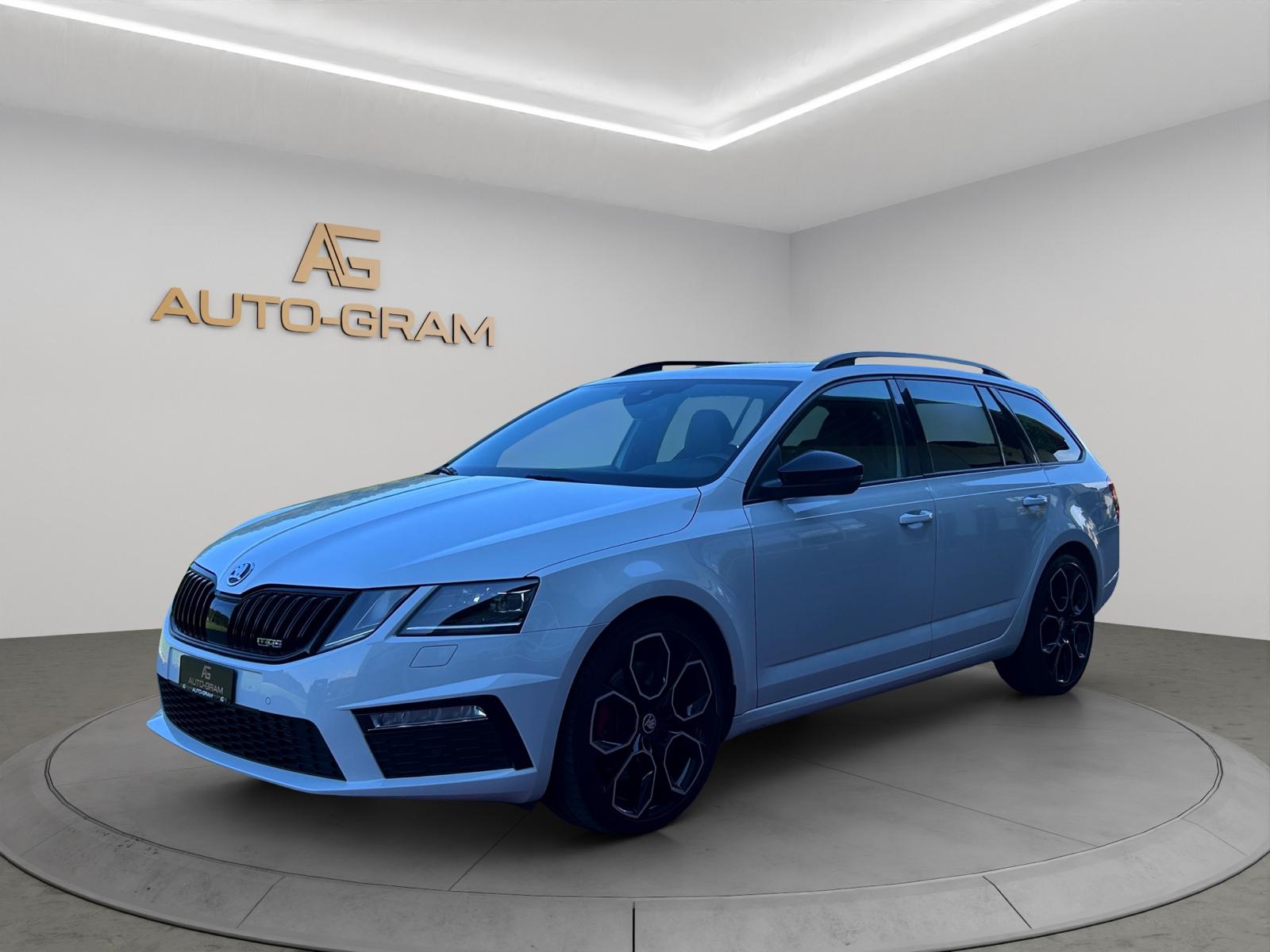SKODA Octavia Combi 2.0 TSI RS 245 DSG-image-0