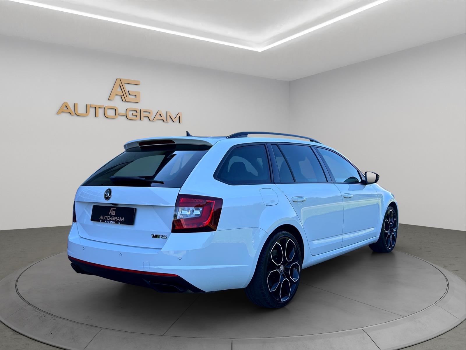 SKODA Octavia Combi 2.0 TSI RS 245 DSG-image-4