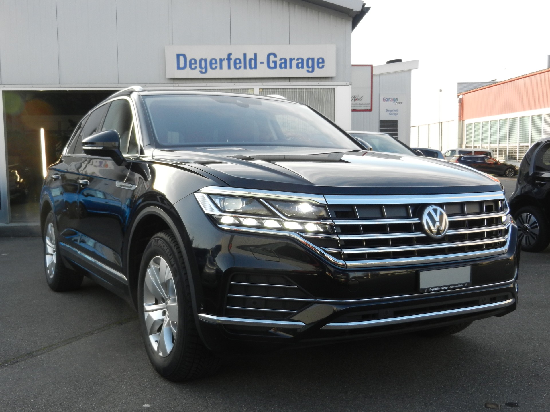 VW Touareg 3.0 TDI Elegance Tiptronic-image-0
