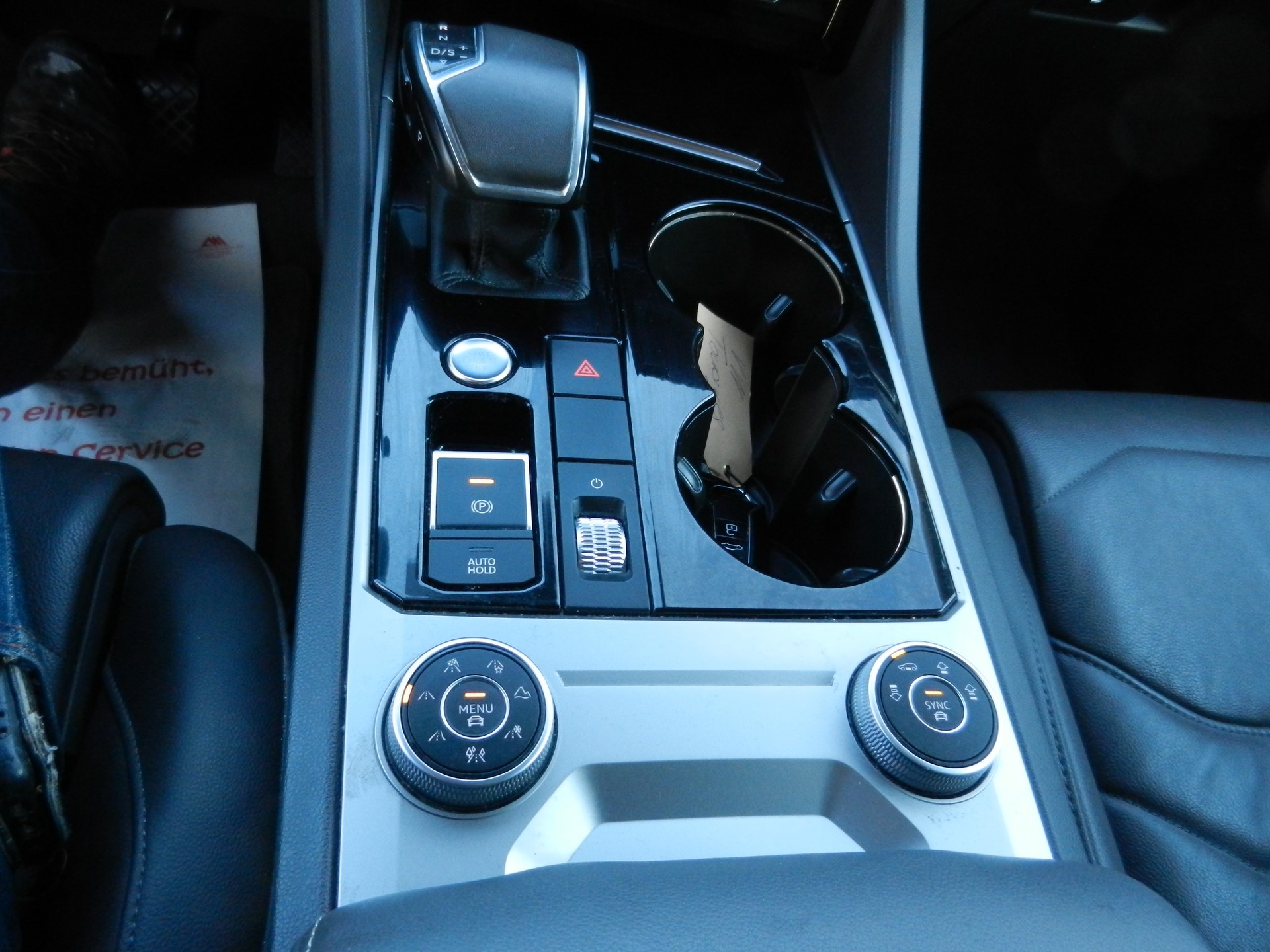 VW Touareg 3.0 TDI Elegance Tiptronic-image-13