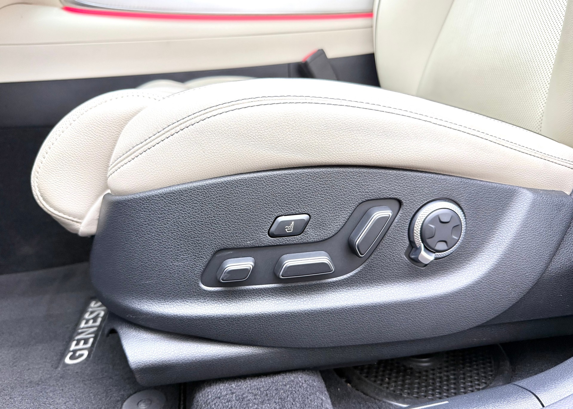 GENESIS GV70 2.5 TGDI Luxury AT8 AWD-image-14