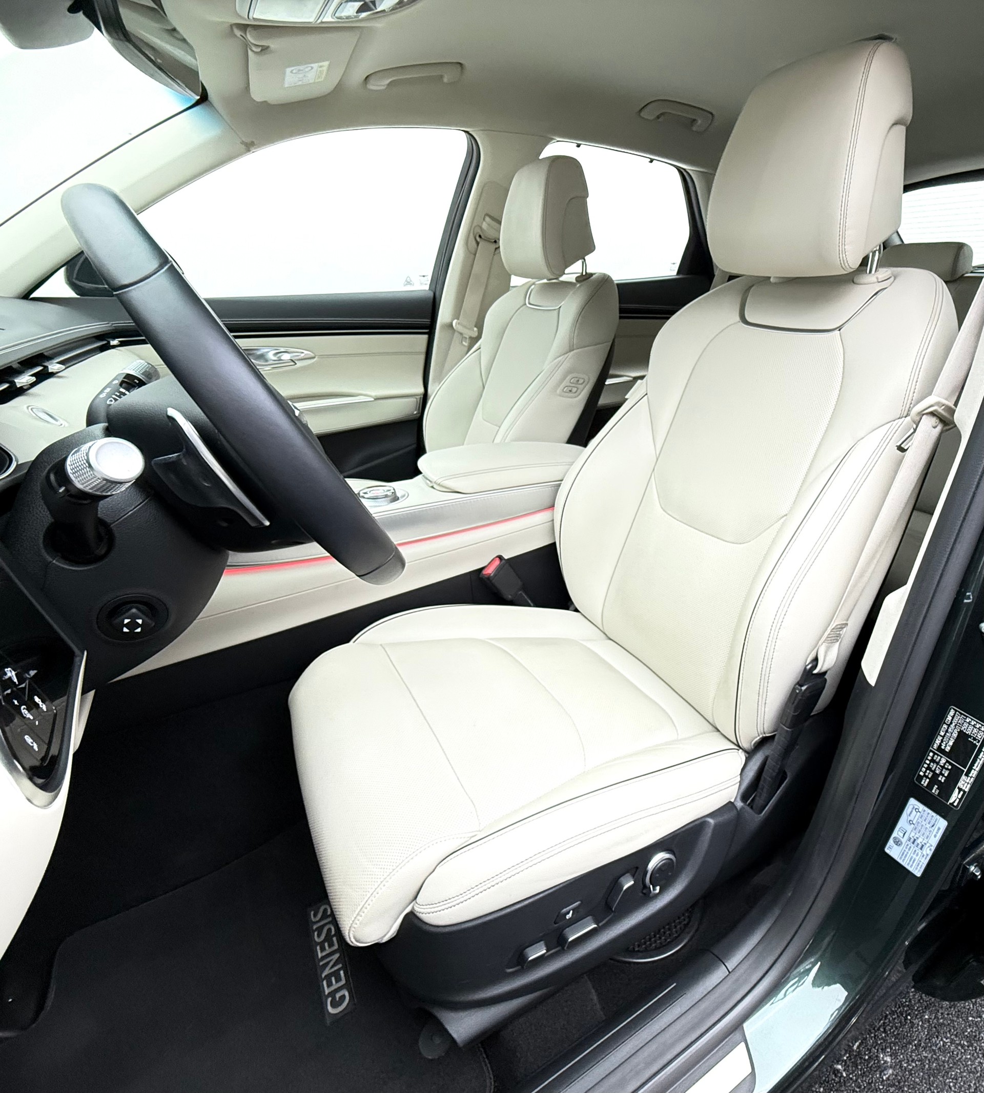 GENESIS GV70 2.5 TGDI Luxury AT8 AWD-image-13