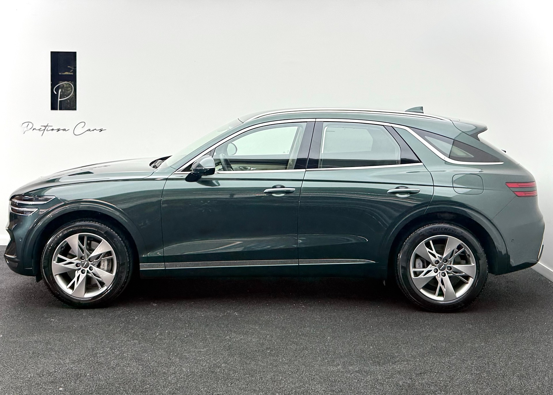 GENESIS GV70 2.5 TGDI Luxury AT8 AWD-image-3