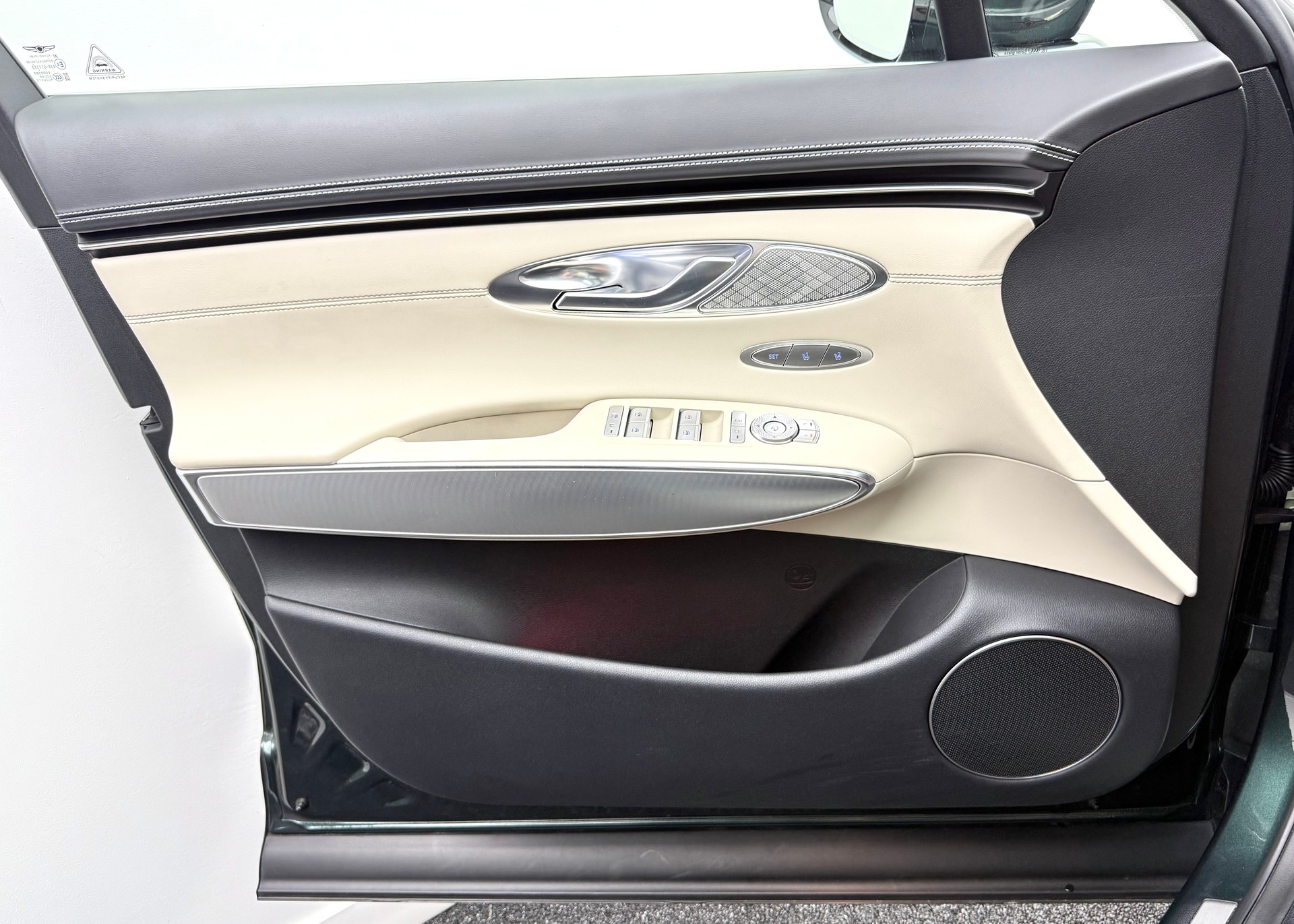 GENESIS GV70 2.5 TGDI Luxury AT8 AWD-image-15