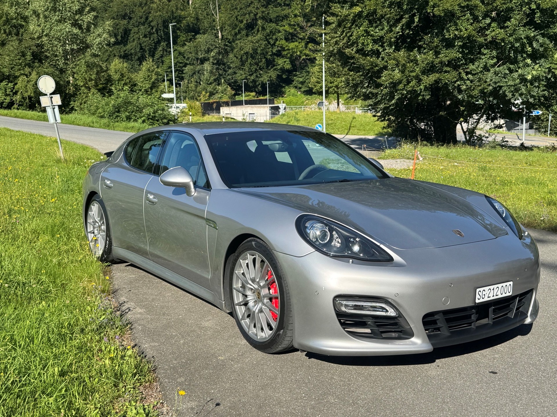 PORSCHE 4.8 V8 GTS PDK-image-1