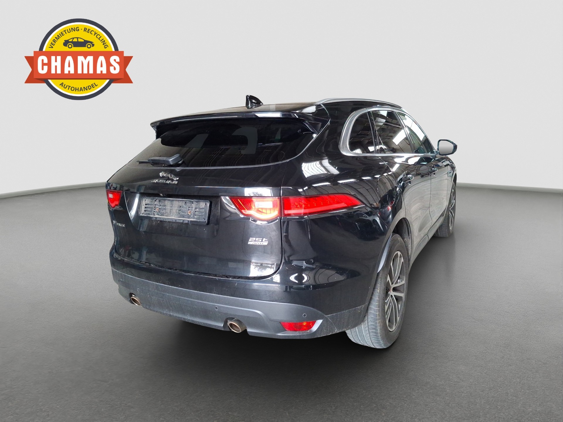 JAGUAR F-Pace 25t 2.0 Pure AWD Automatik-image-3