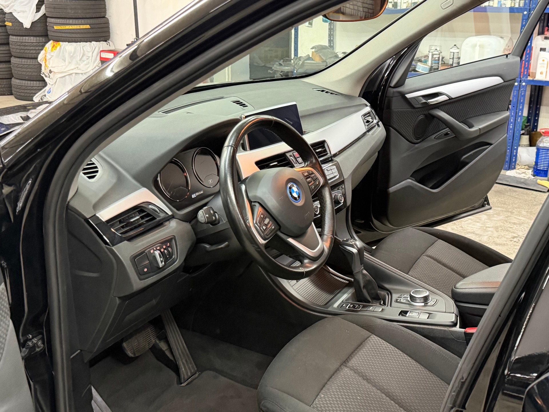 BMW X1 xDrive 25e Steptronic-image-12