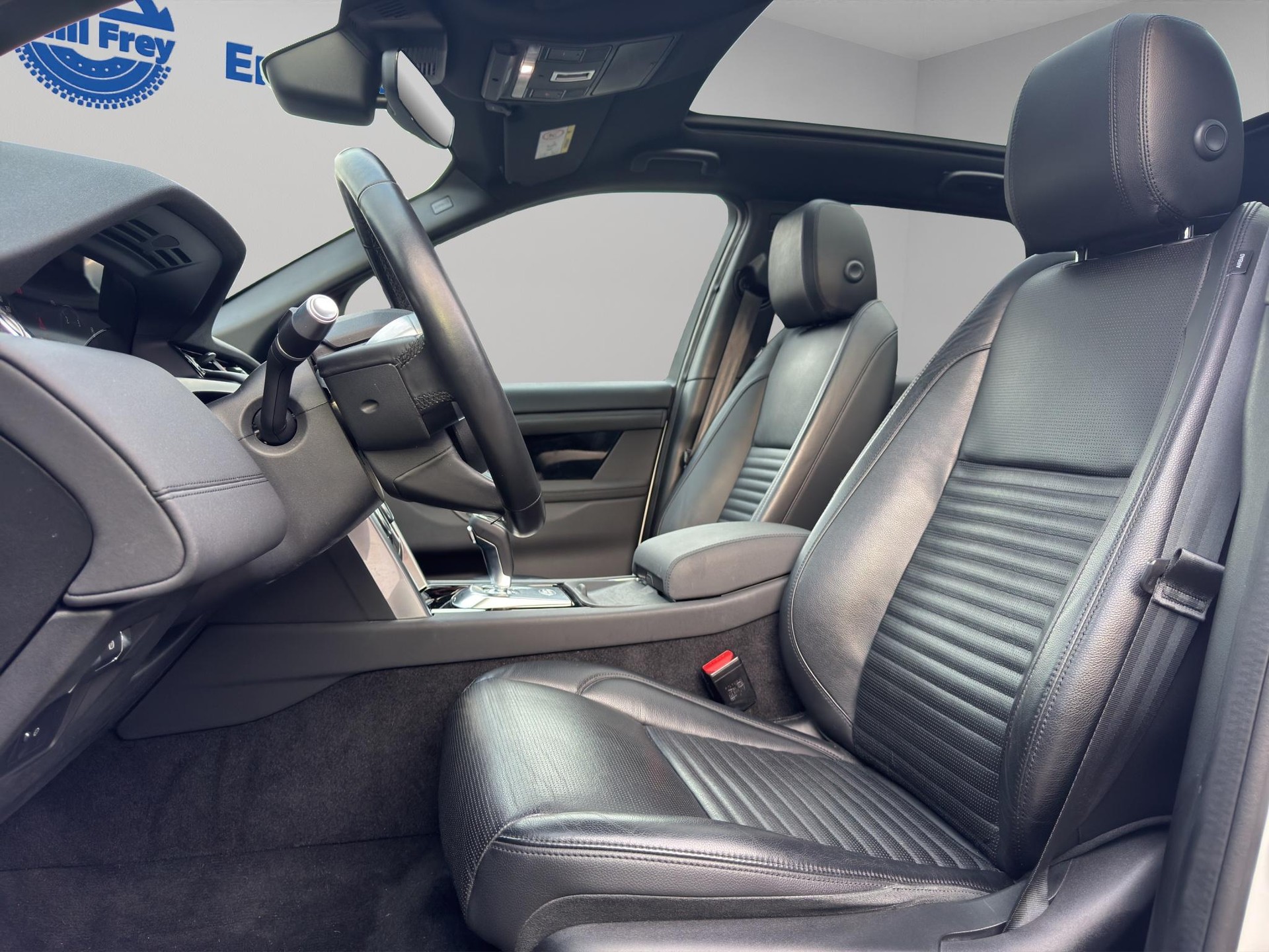 LAND ROVER Discovery Sport 2.0 TD4 180 SE-image-3