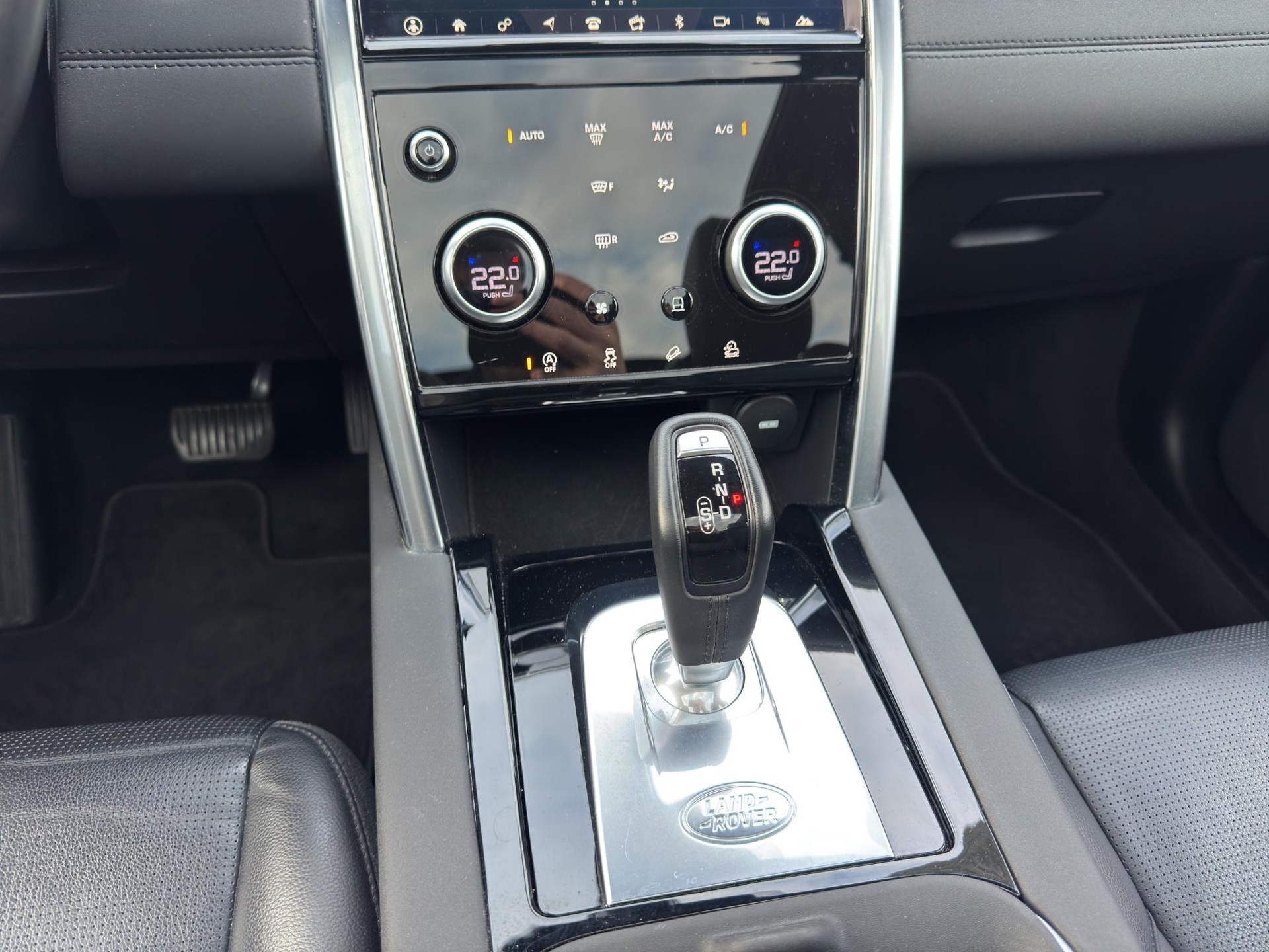 LAND ROVER Discovery Sport 2.0 TD4 180 SE-image-7