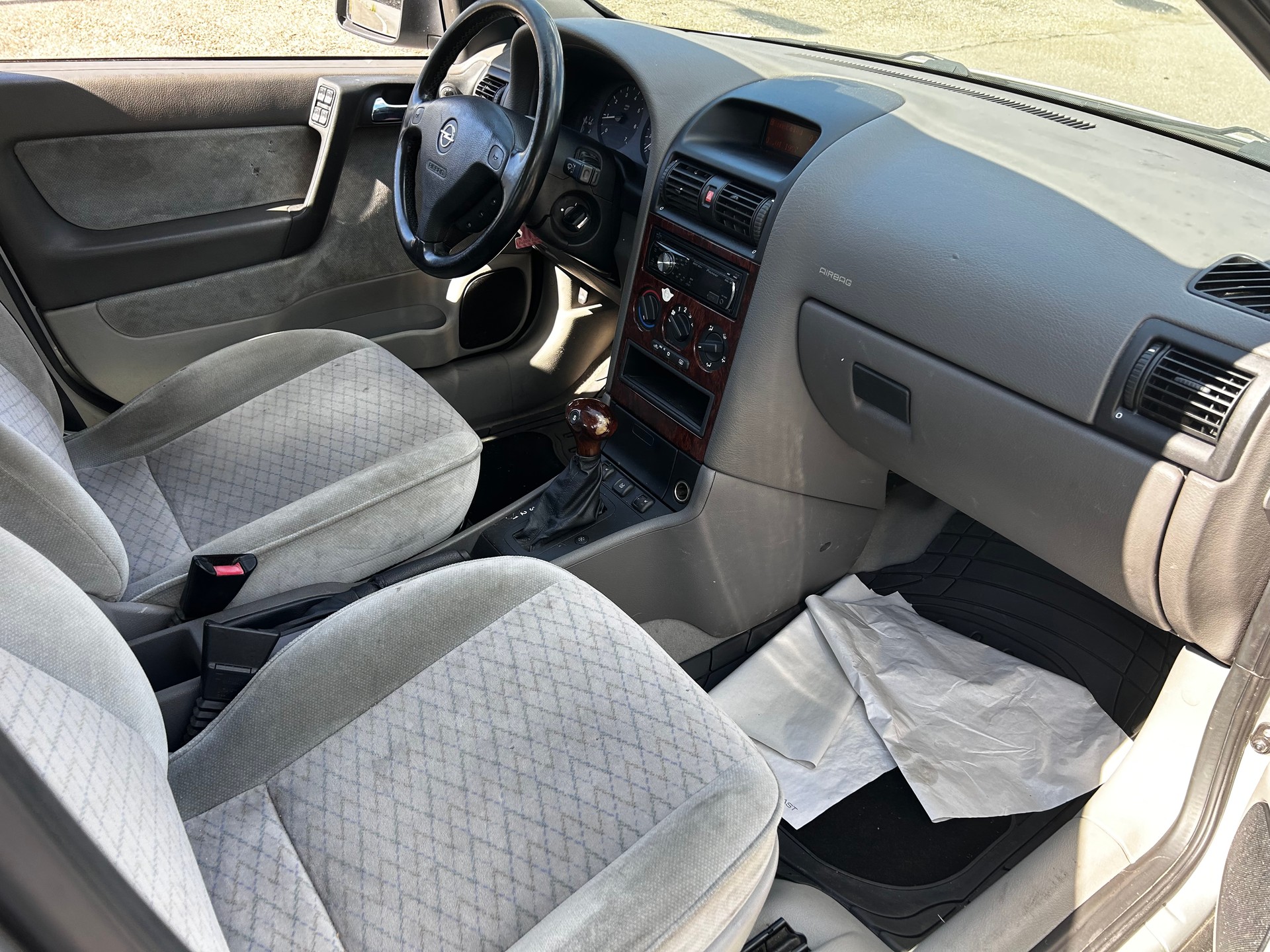 OPEL Astra 2.0i 16V Edition 100-image-9