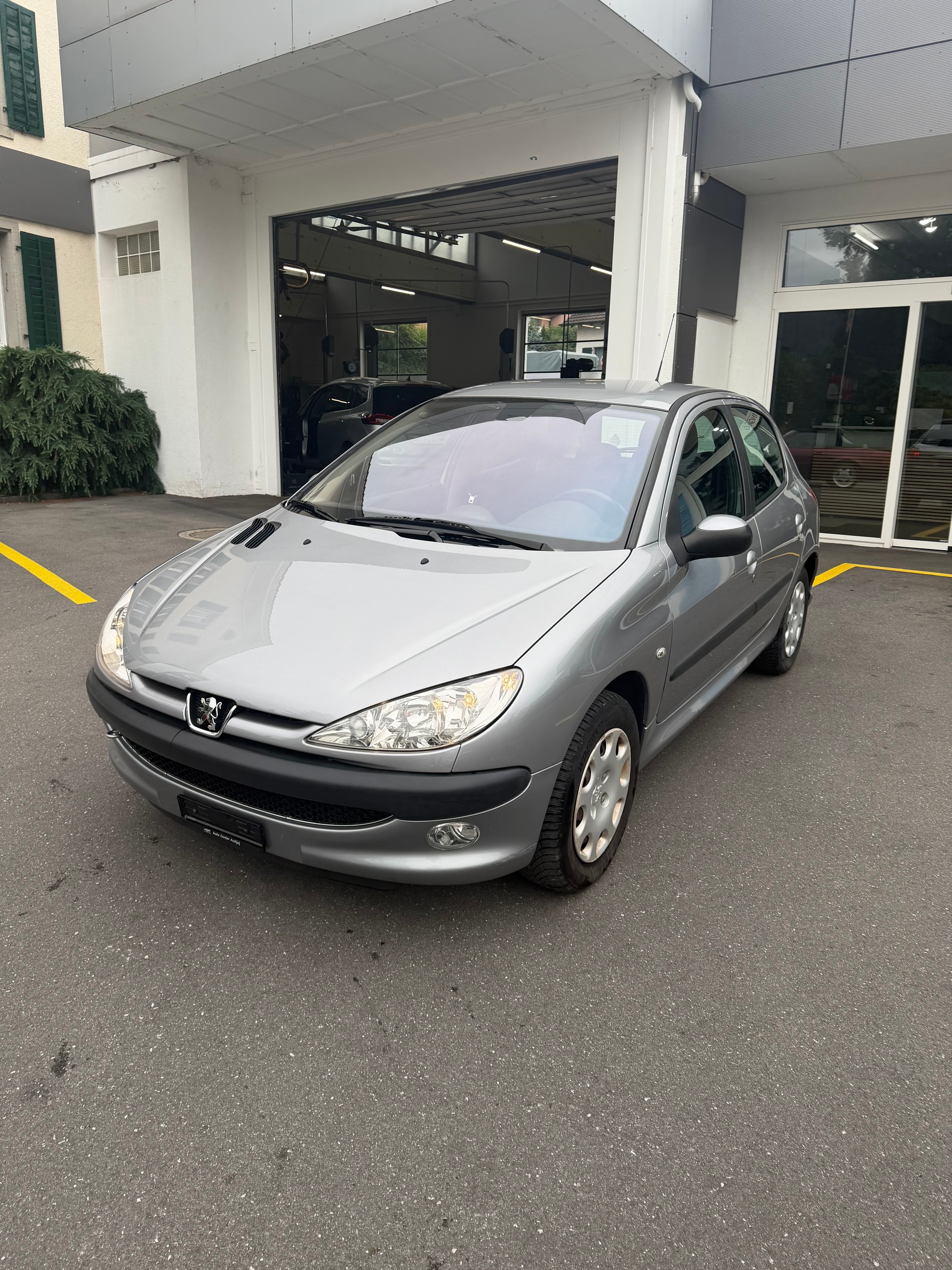 PEUGEOT 206 1.6 16V Black&Silver-image-1