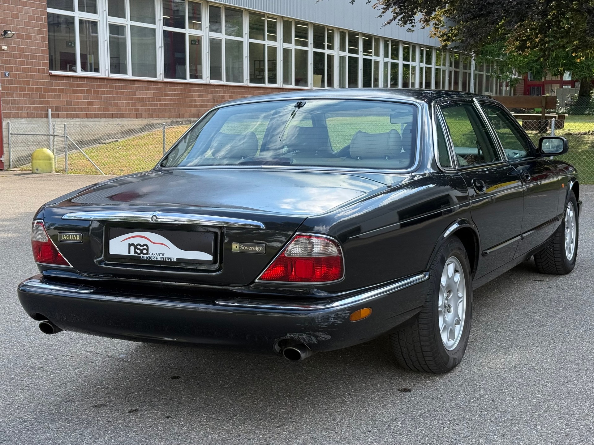 JAGUAR XJ 4.0 V8 Sovereign-image-3