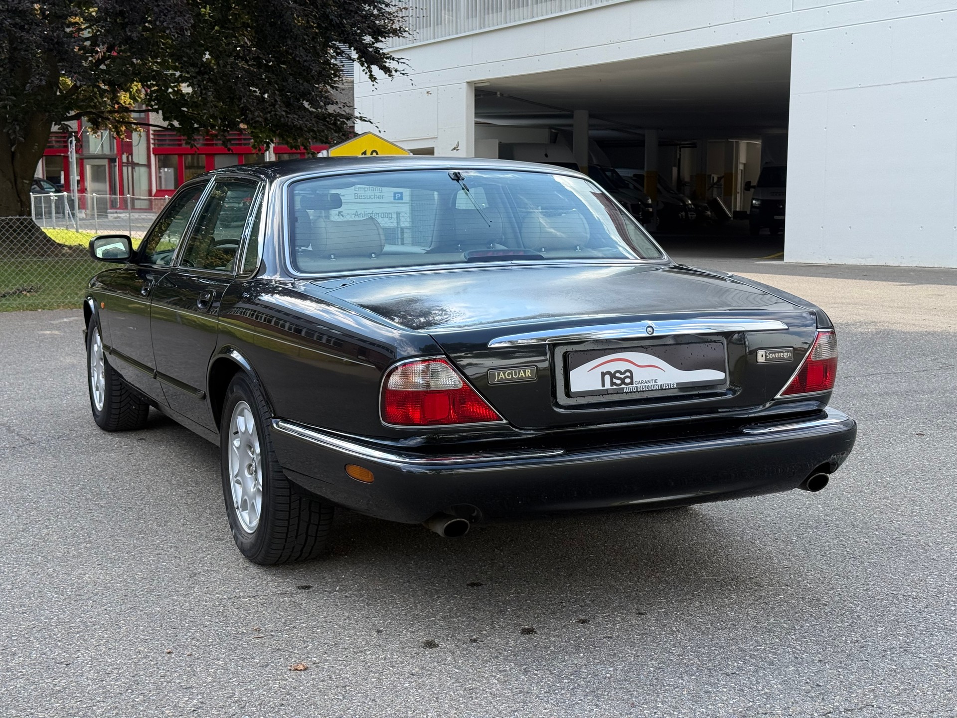 JAGUAR XJ 4.0 V8 Sovereign-image-5