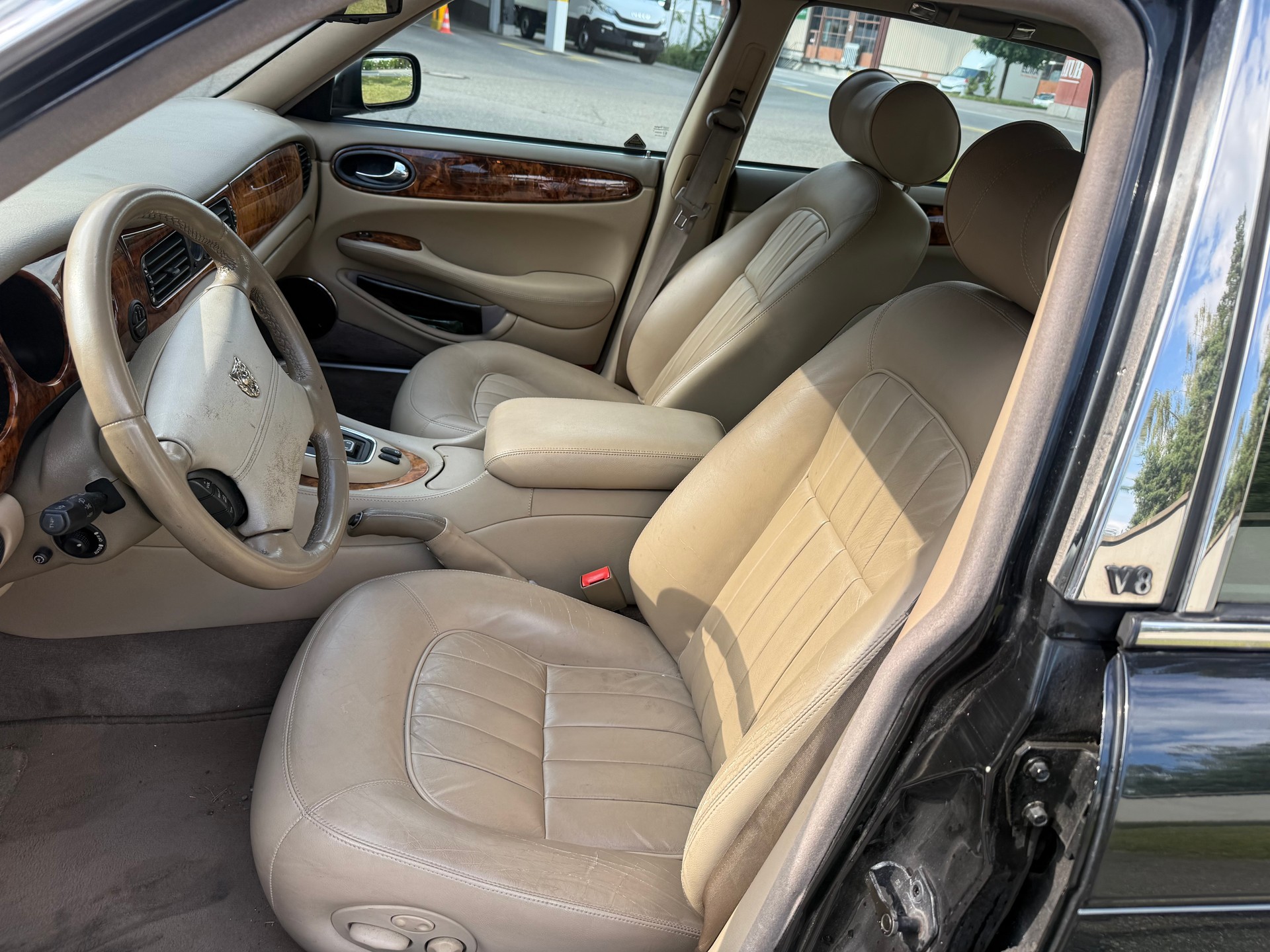 JAGUAR XJ 4.0 V8 Sovereign-image-6